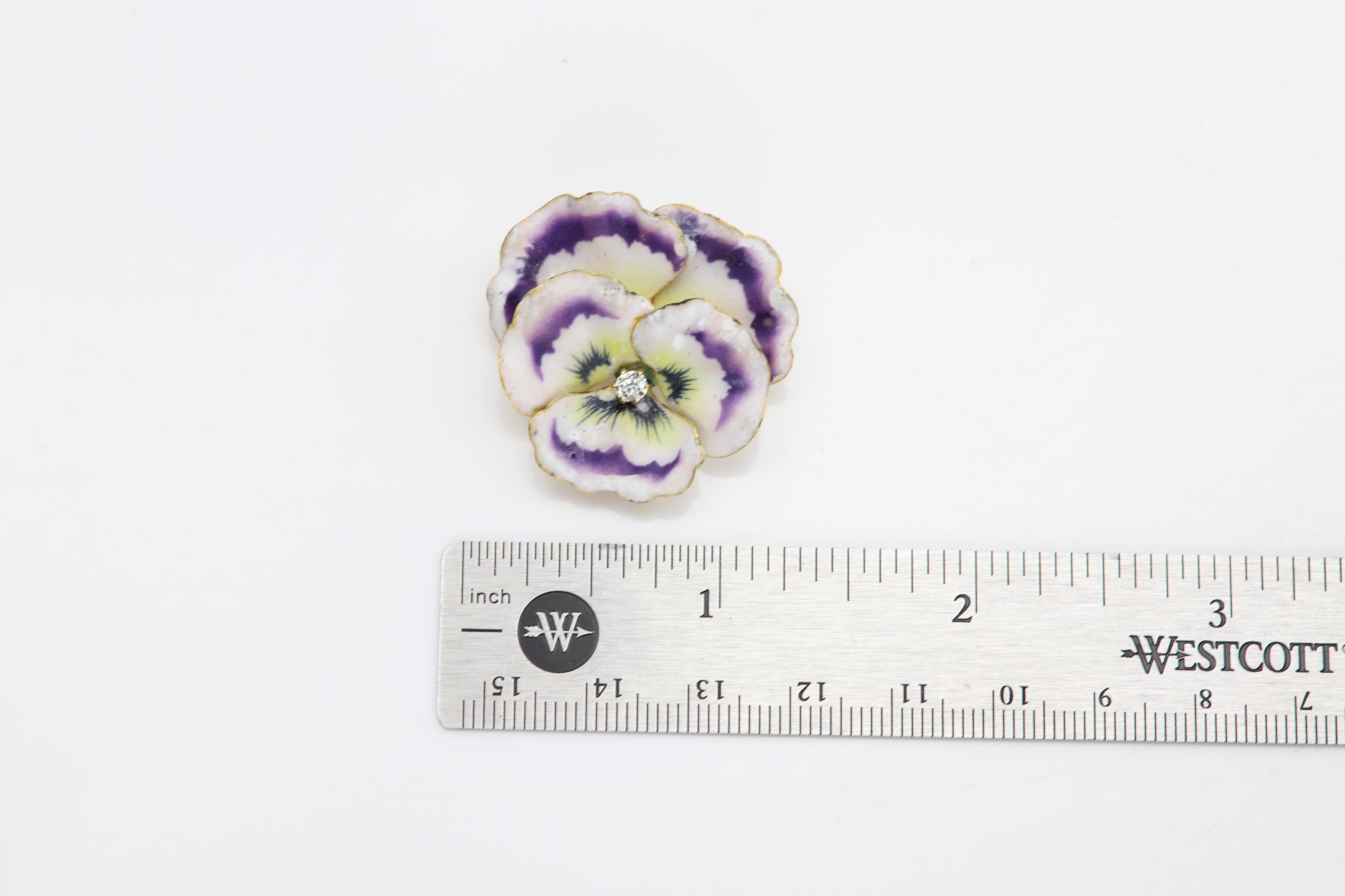Vintage Pansy Art Nouveau Enamel Brooch circa late 1800's 14 Karat Brooch Pin In Fair Condition For Sale In Brooklyn, NY