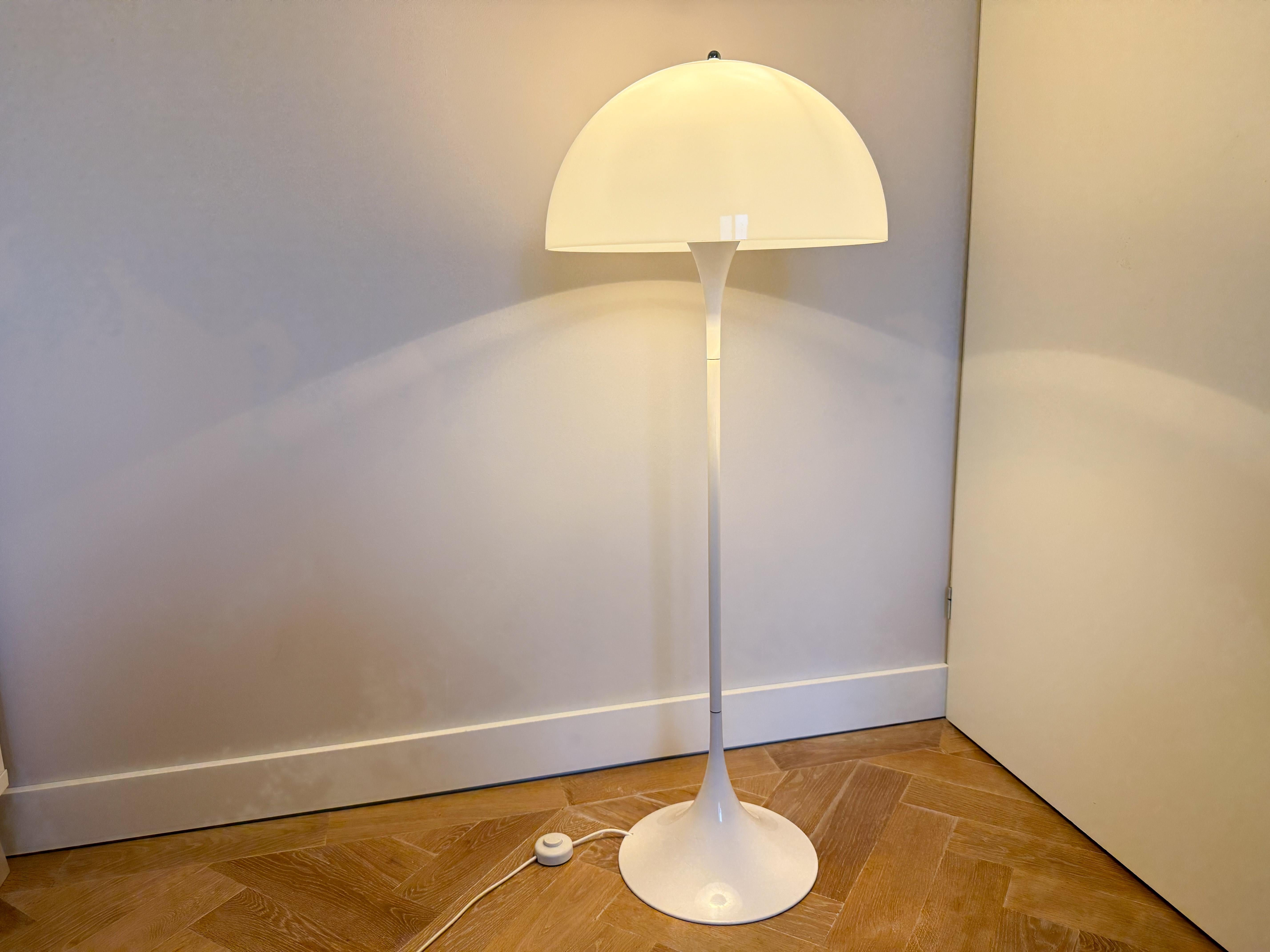 Lámpara de pie Vintage Panthella de Verner Panton para Louis Poulsen en venta 1