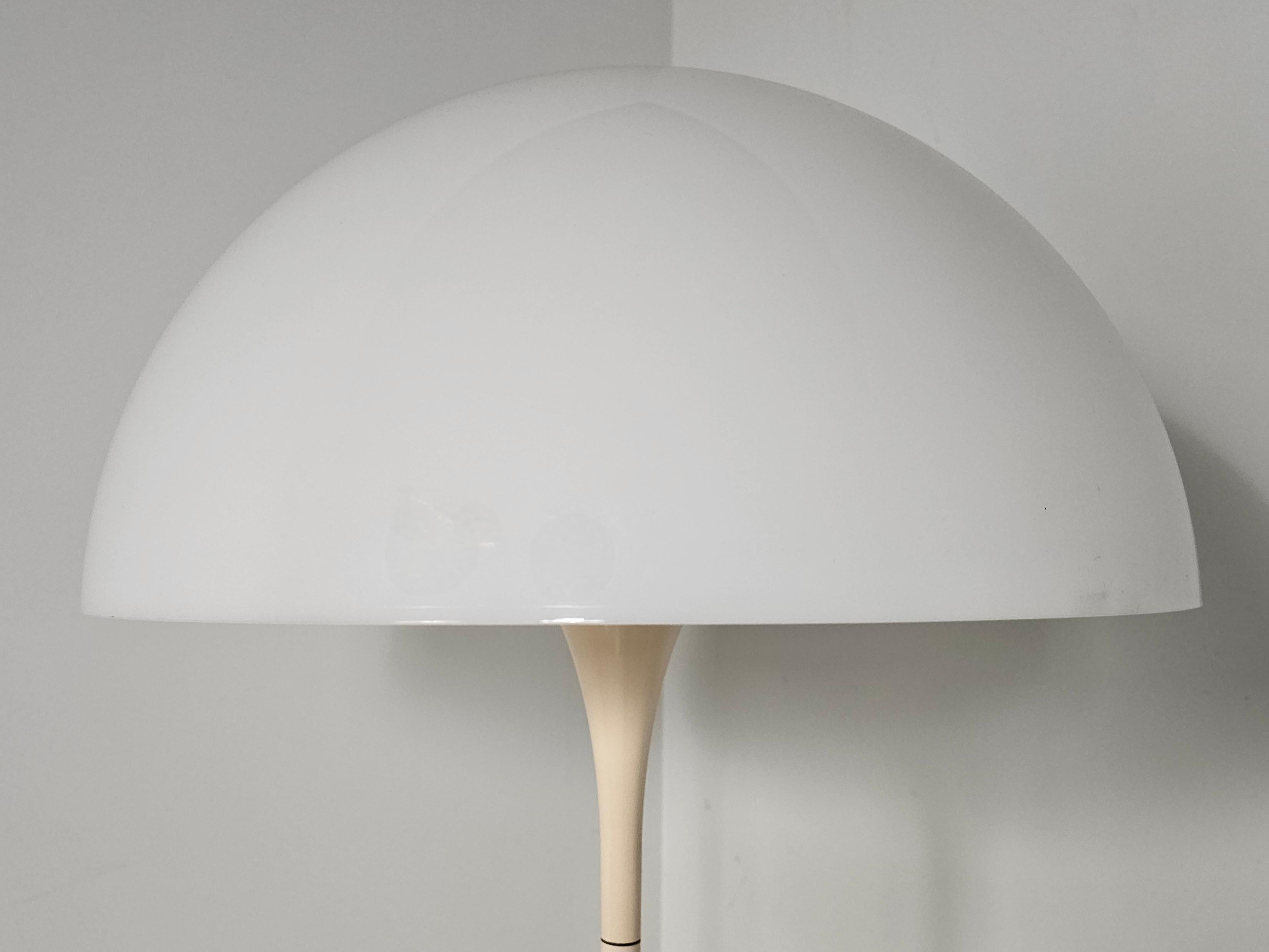 Vintage Panthella lamp by Verner Panton, edition Louis Poulsen  1971 In Good Condition For Sale In amstelveen, NL