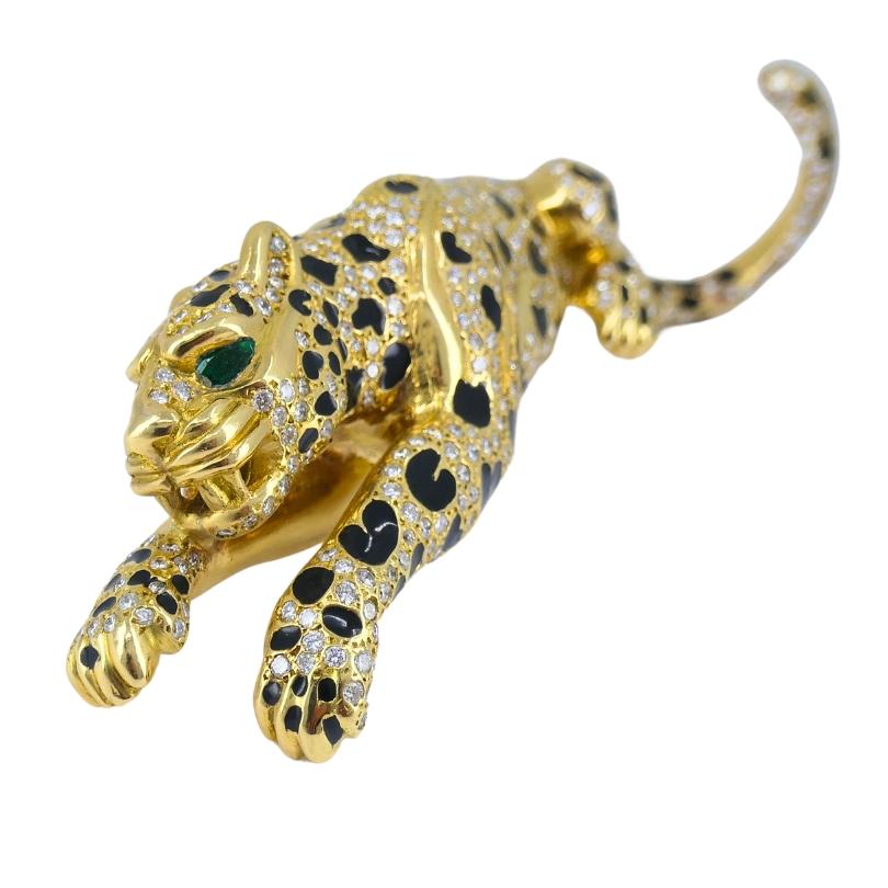 Round Cut Vintage Panther Enamel Brooch 18k Gold Diamond Emerald Estate Jewelry For Sale