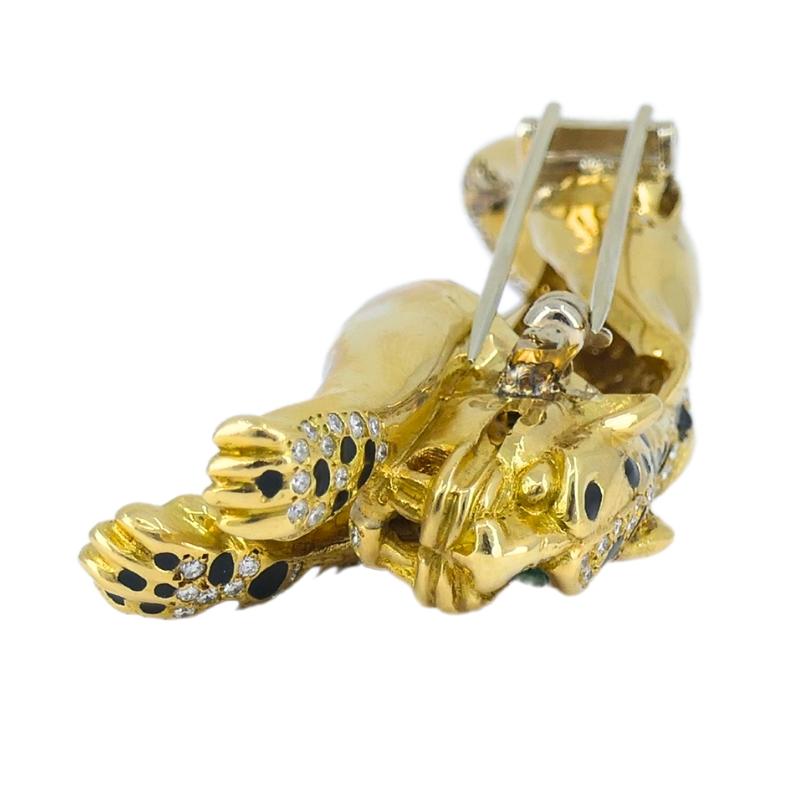 Vintage Panther Enamel Brooch 18k Gold Diamond Emerald Estate Jewelry For Sale 2