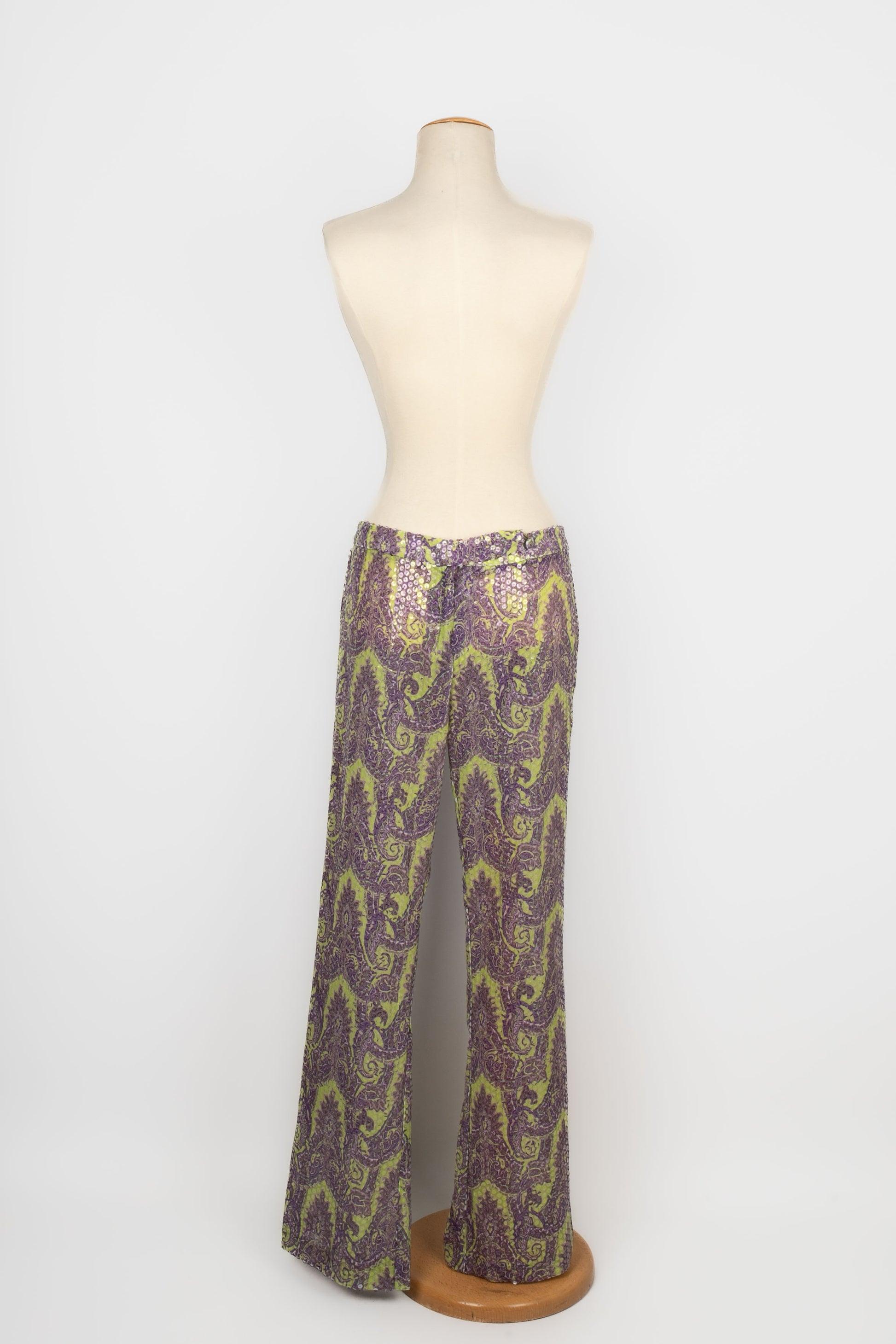 Vintage-Hose mit lila Mustern bedruckt (Grau) im Angebot
