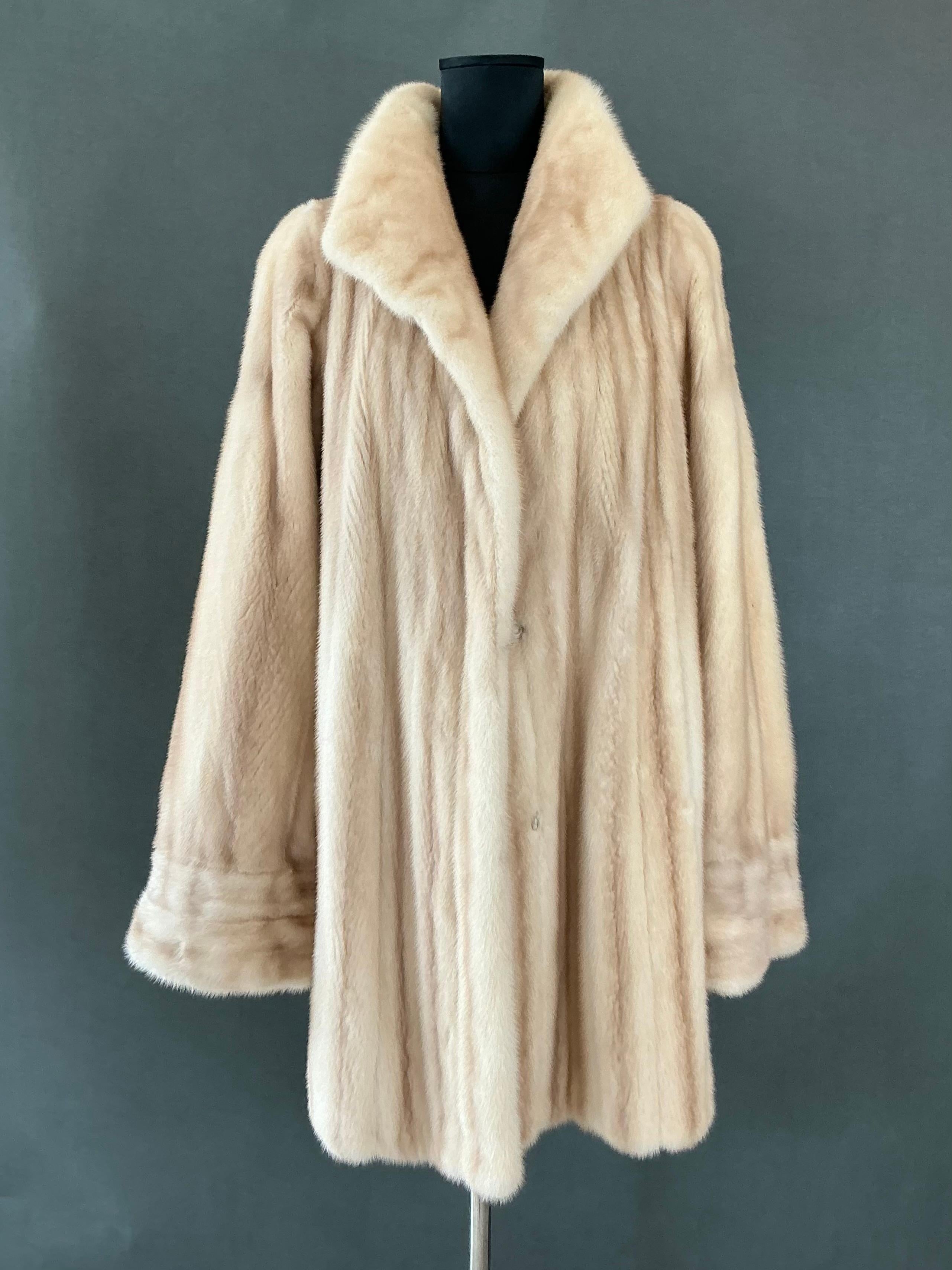 Vintage Paolo Gucci Mink Coat In Good Condition In Lake Worth Beach, FL