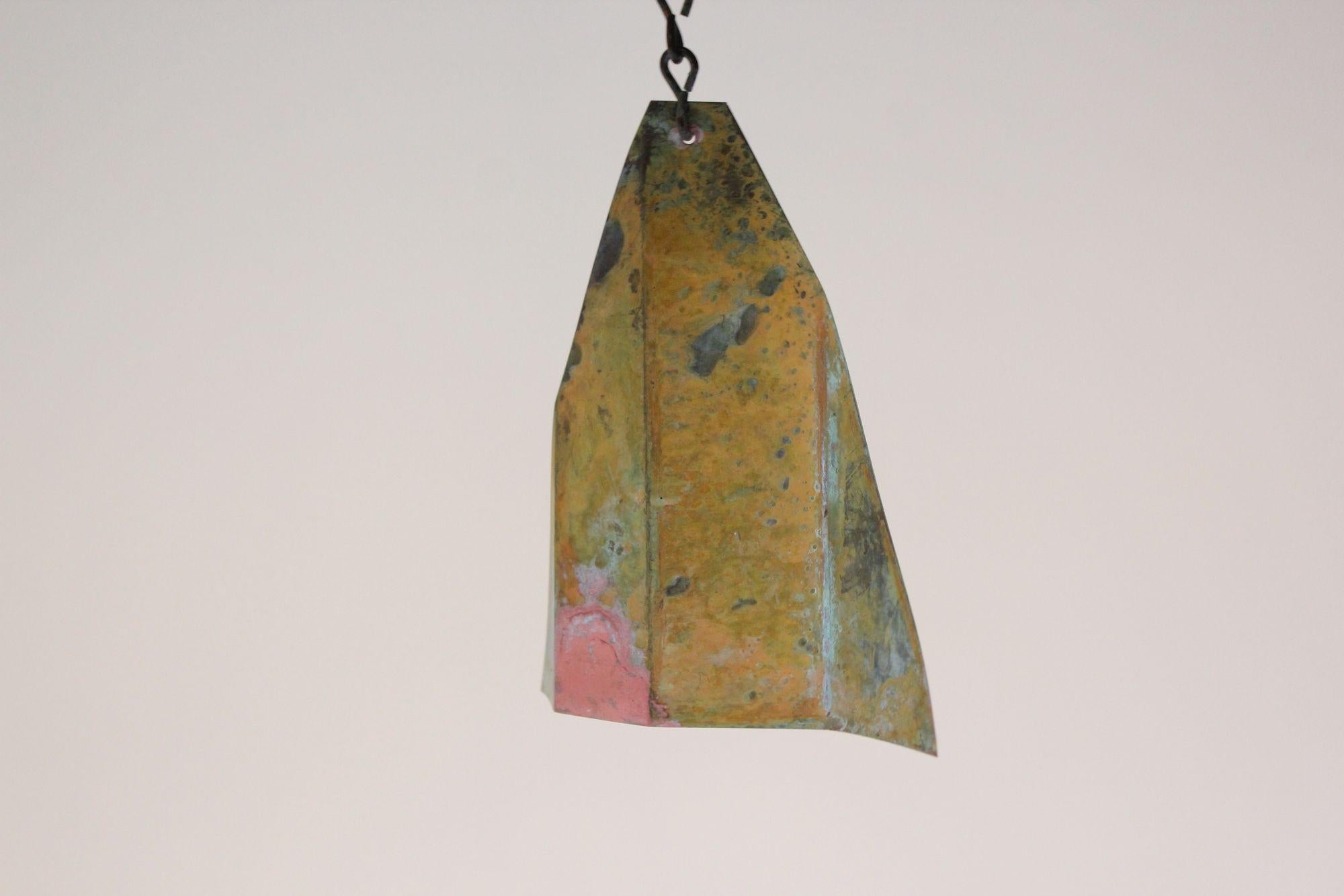 Mehrfarbige Bronzeglocke / Wind Chime von Paolo Soleri, Arconsanti im Angebot 4