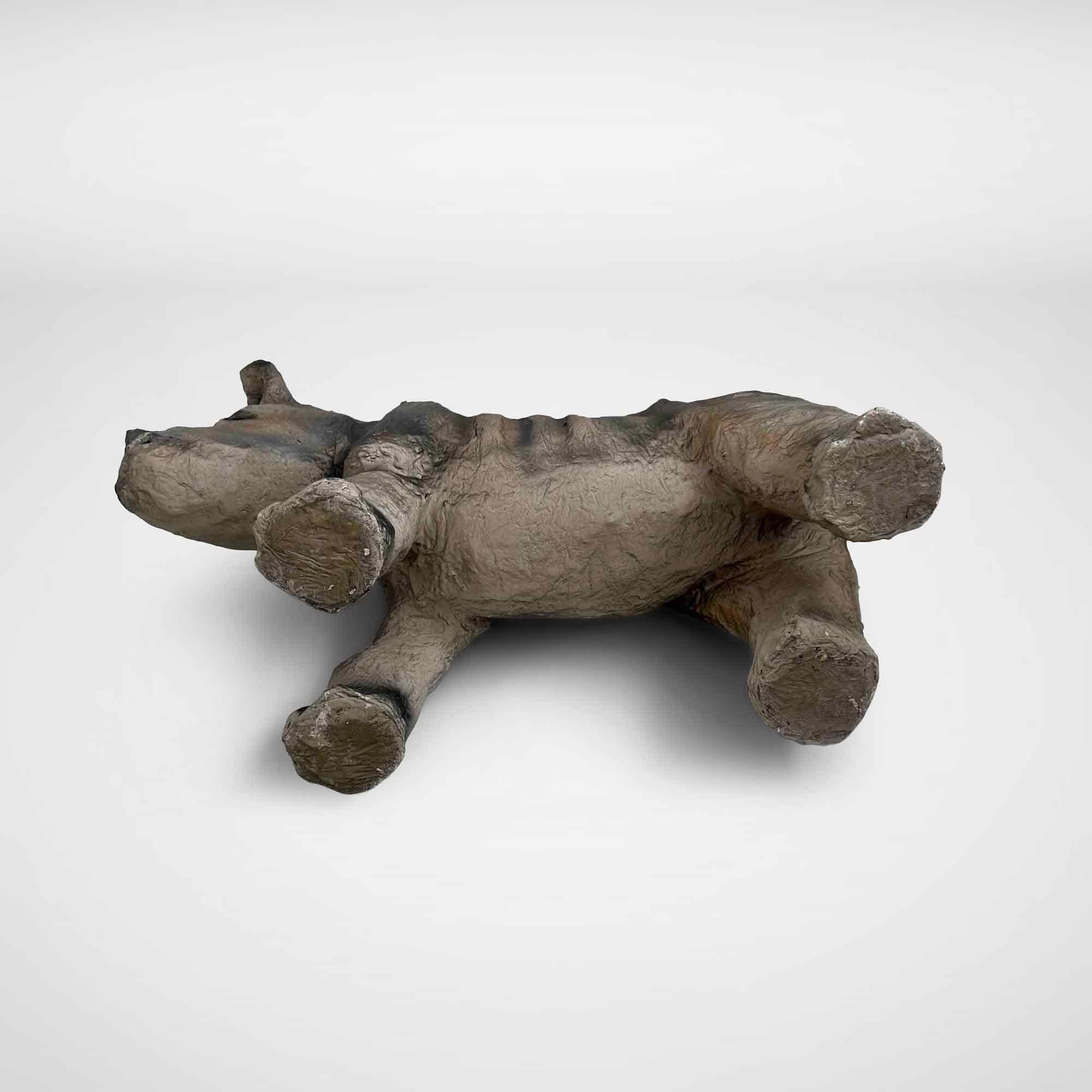 Sculpture d'animal rhinocéros vintage en papier mâché ou pièce de collection en vente 4