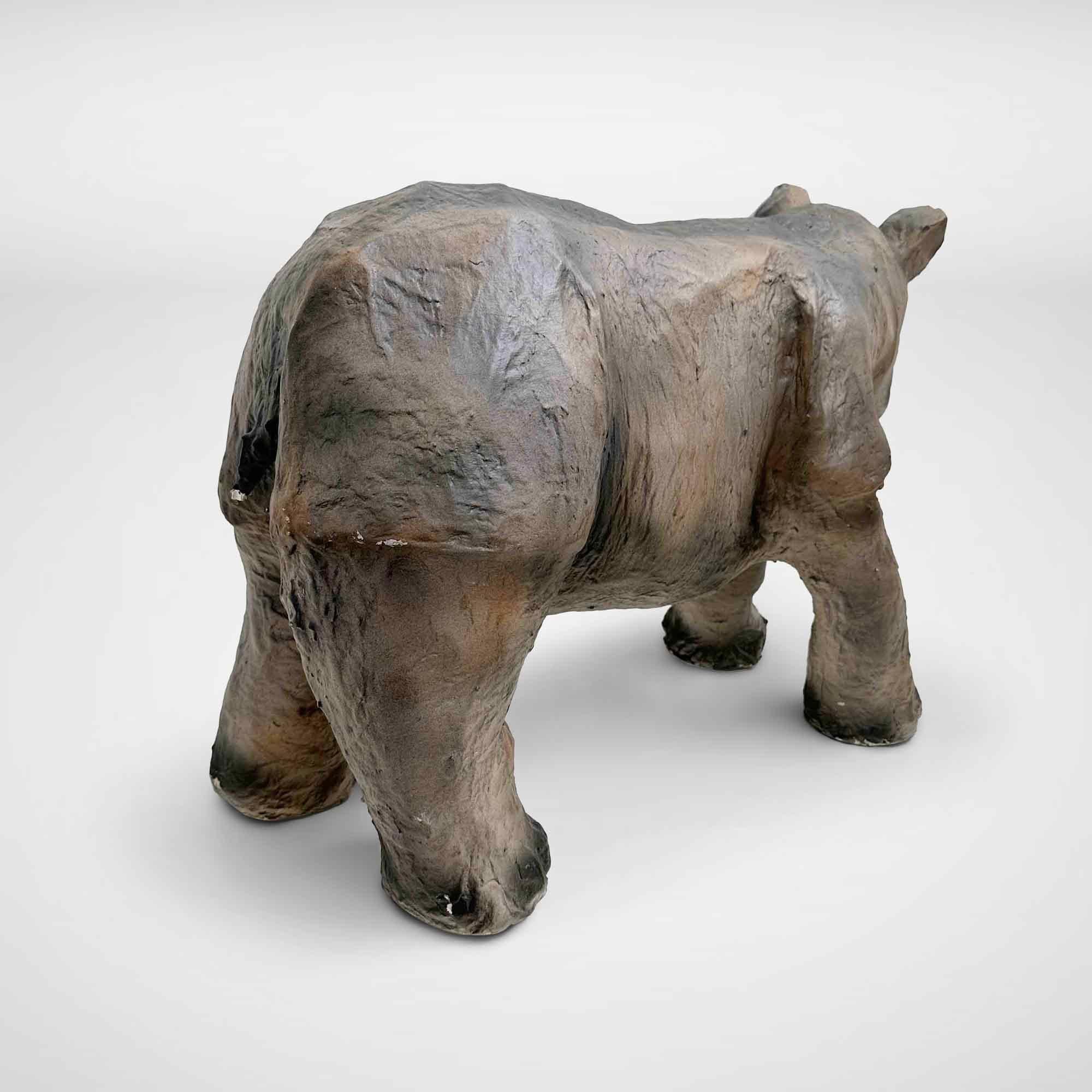 Sculpture d'animal rhinocéros vintage en papier mâché ou pièce de collection Bon état - En vente à Hemiksem, VAN