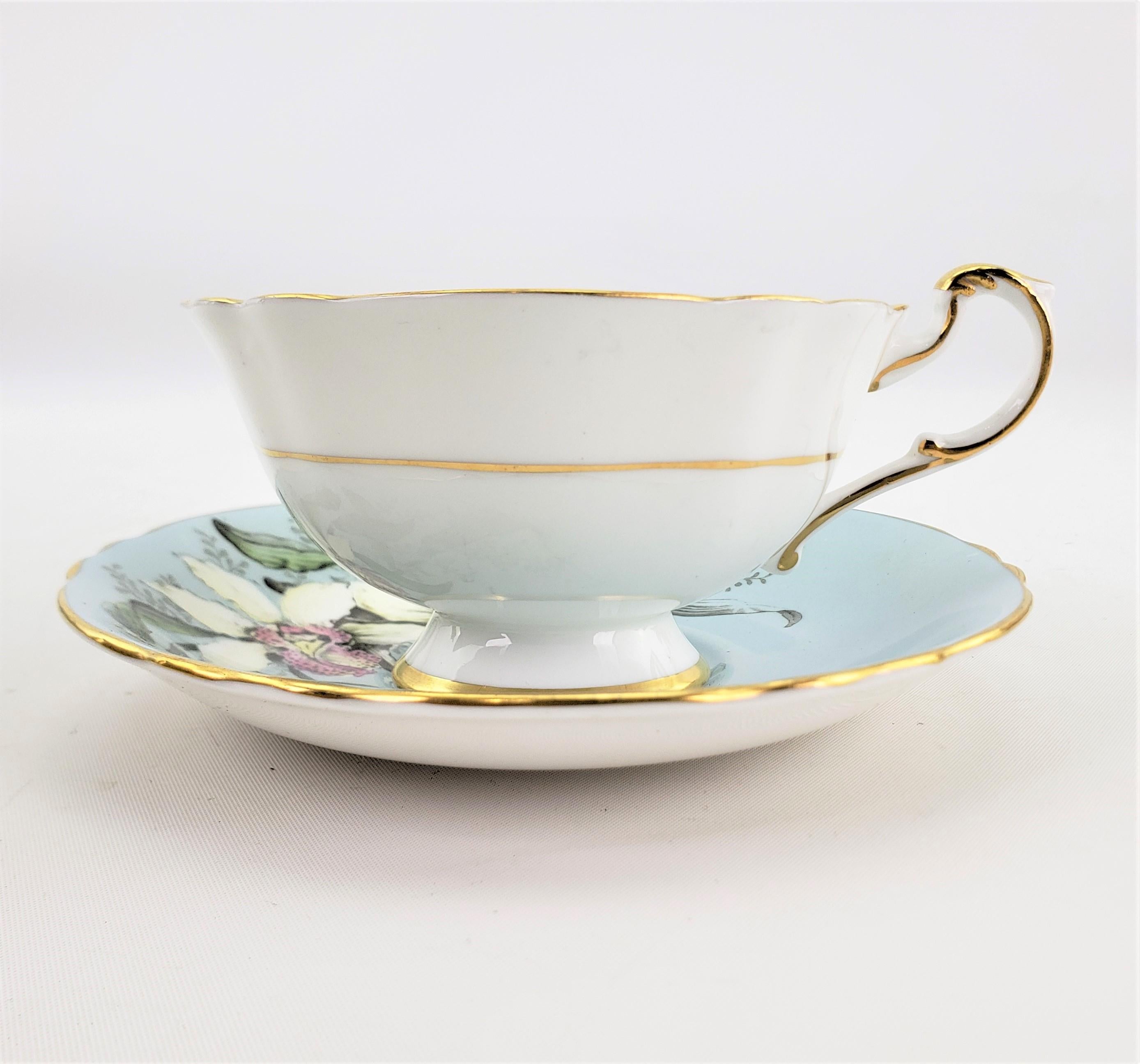 Tasse à thé et soucoupe vintage en porcelaine avec motif floral en forme d'os paragon à double mandat en vente 5