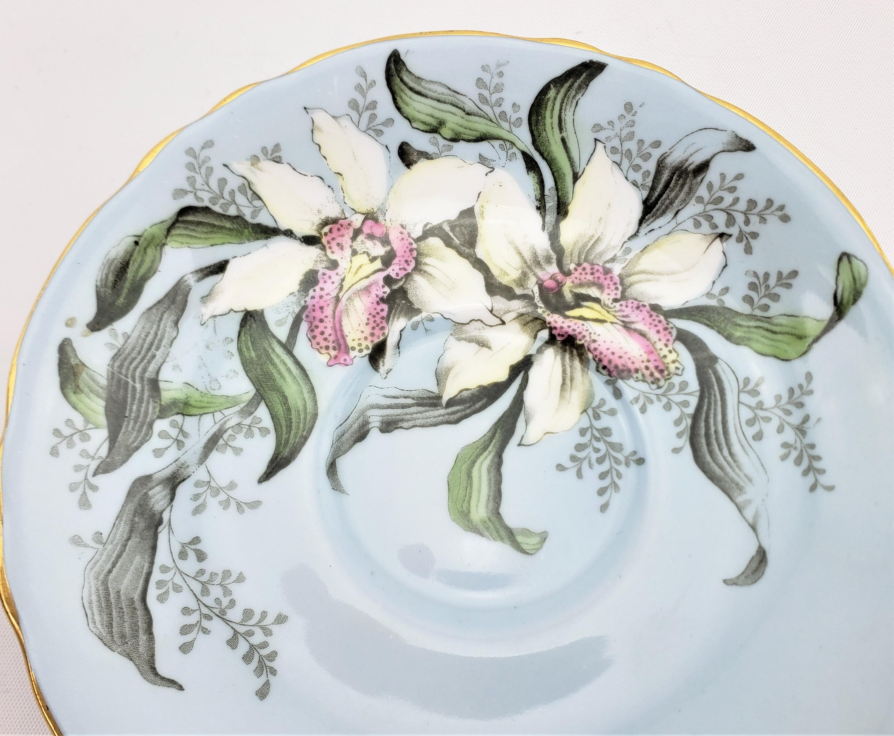 Tasse à thé et soucoupe vintage en porcelaine avec motif floral en forme d'os paragon à double mandat en vente 4