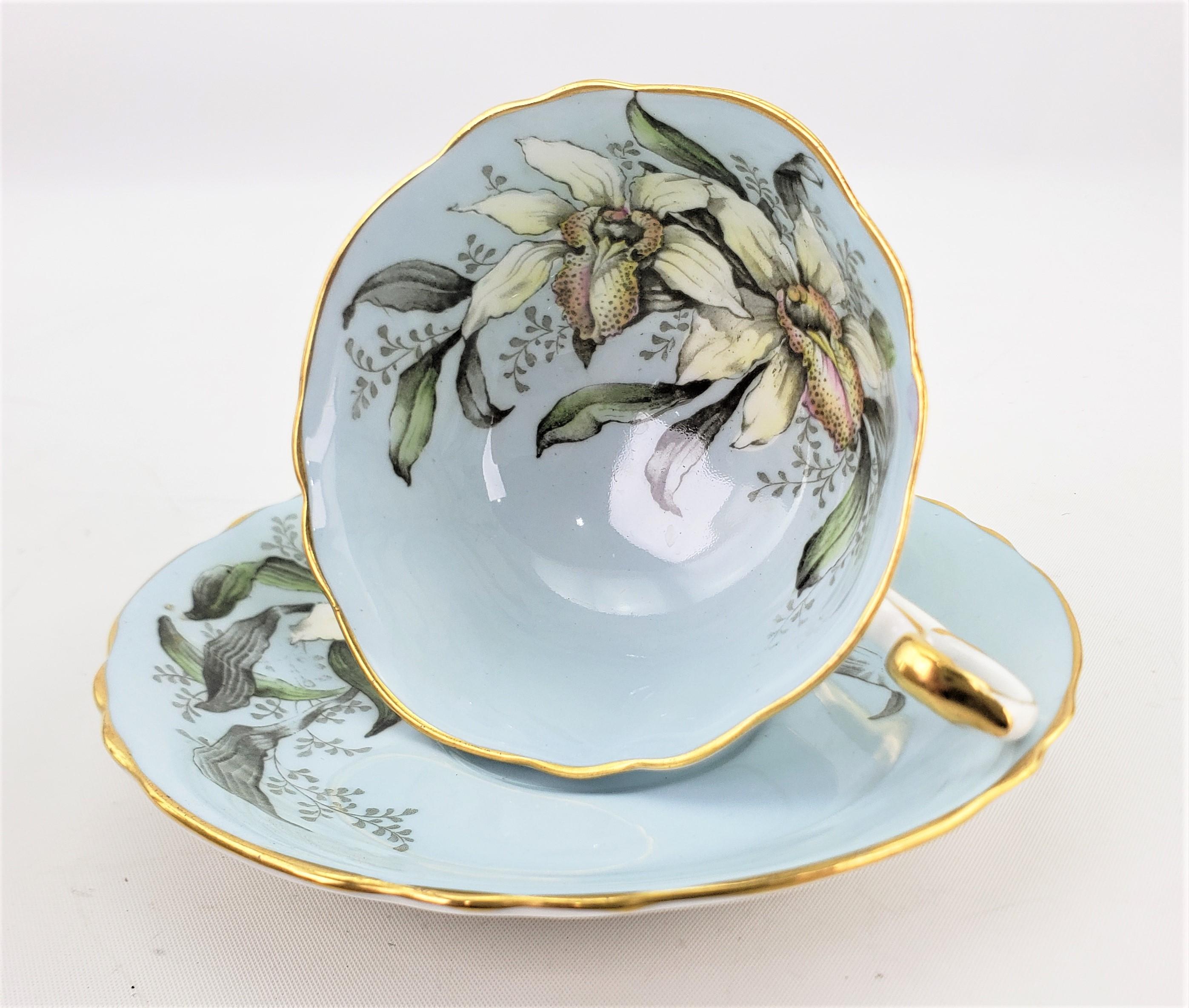 Anglais Tasse à thé et soucoupe vintage en porcelaine avec motif floral en forme d'os paragon à double mandat en vente