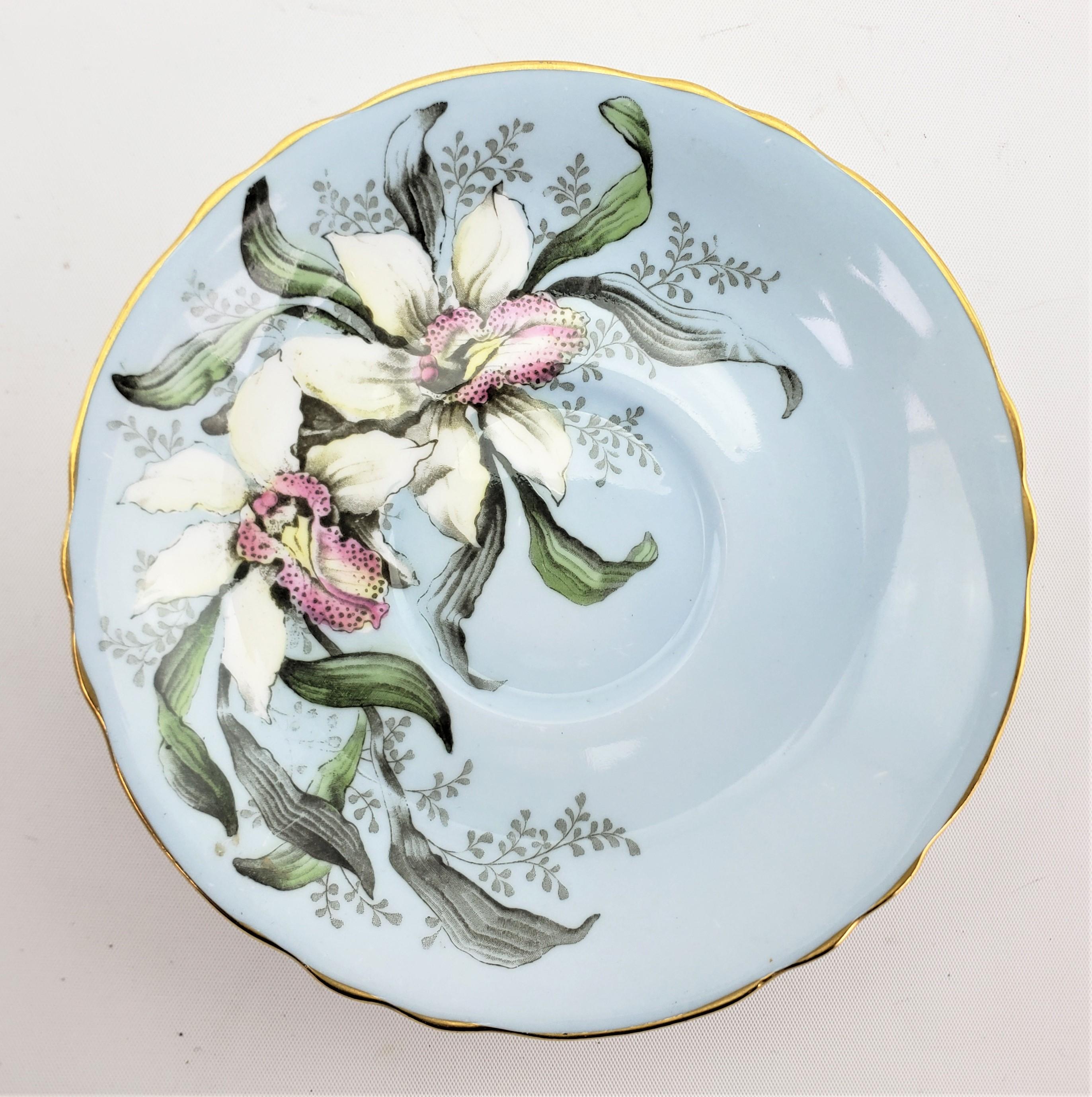 Tasse à thé et soucoupe vintage en porcelaine avec motif floral en forme d'os paragon à double mandat en vente 2