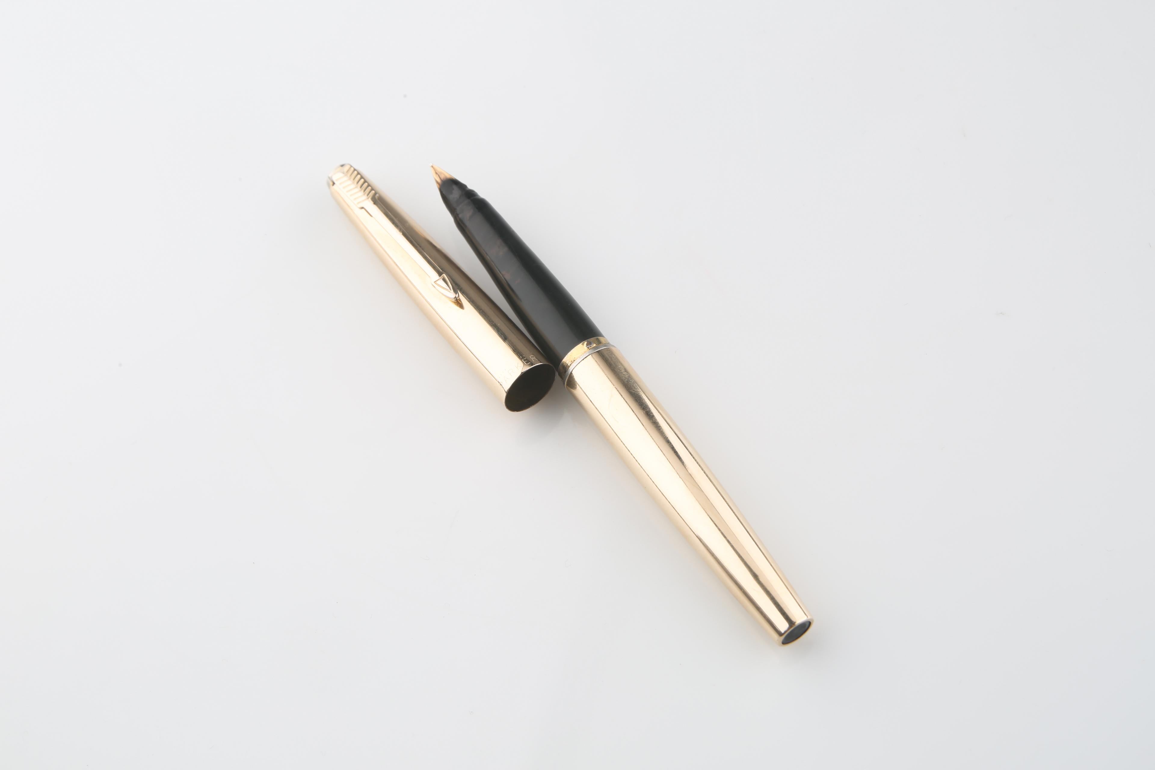 Vintage Parker Gold-Filled Fountain Pen with Arrow Clip, Box and Papers In Good Condition In Van Nuys, CA