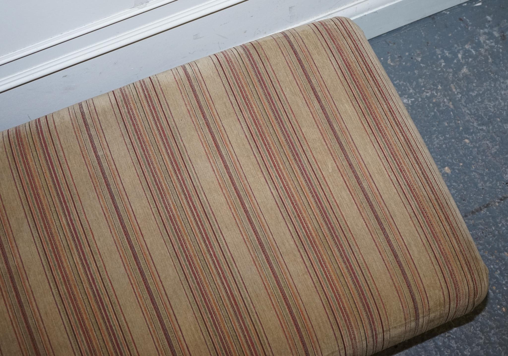 VINTAGE PARKER KNOLL FABRIC FOOTSTOOL OTTOMAN MATCHING SOFA AVAiLABLE For Sale 5