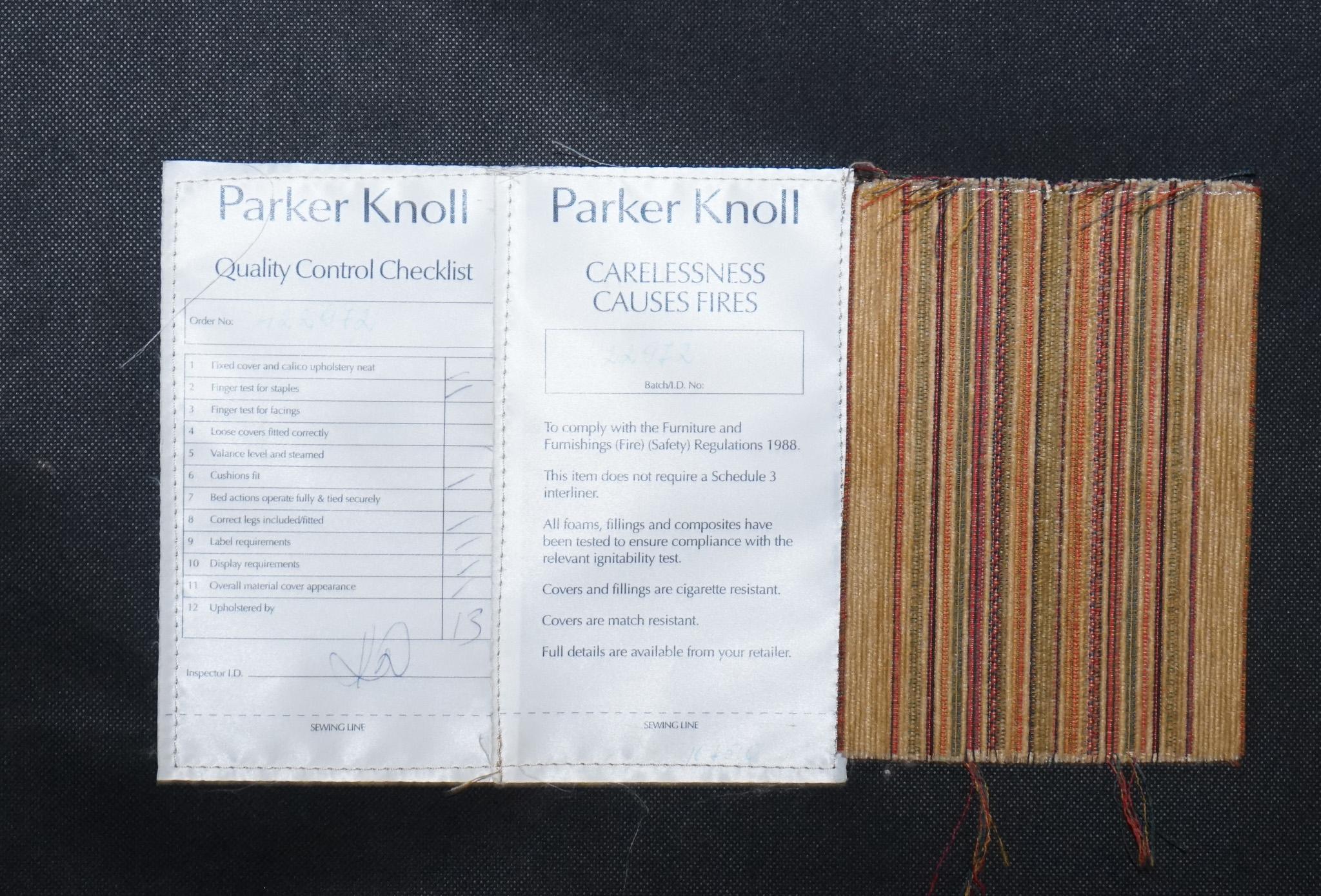 VINTAGE PARKER KNOLL FABRIC FOOTSTOOL OTTOMAN MATCHING SOFA AVAiLABLE For Sale 7