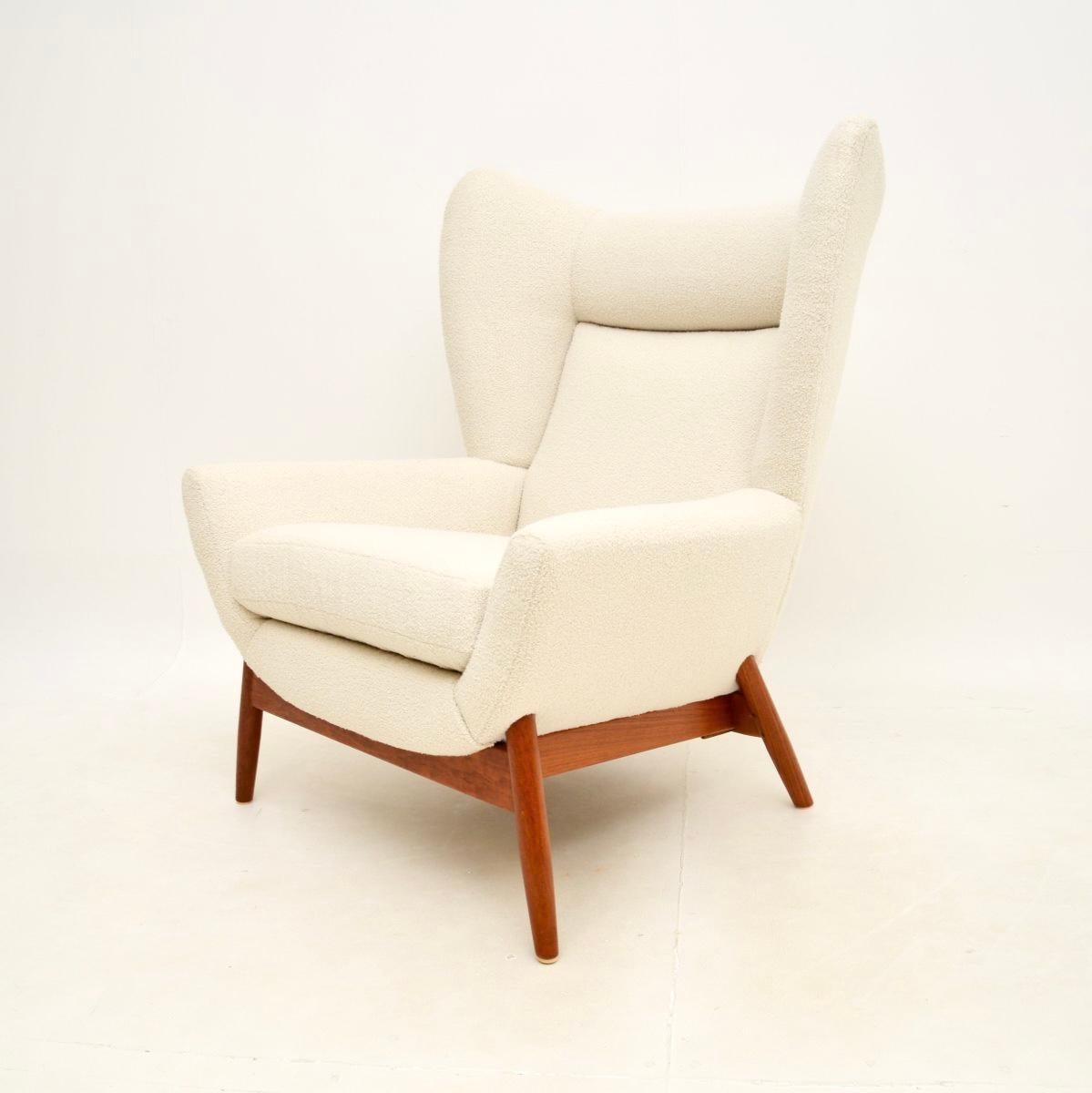 Mid-Century Modern Vintage Parker Knoll ‘Merrywood’ Armchair