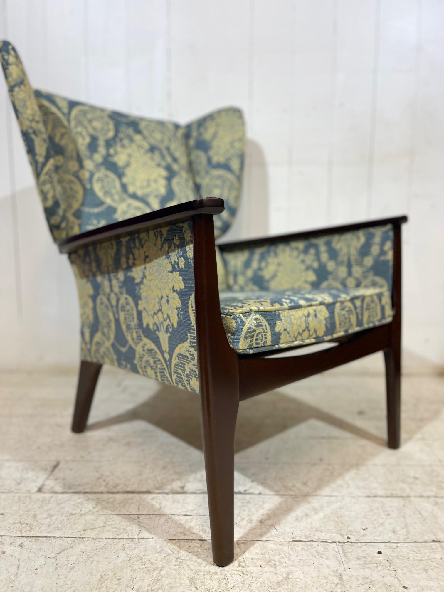 Vintage Parker Knoll Wingback - Model PK988 In Good Condition For Sale In Tarleton, GB