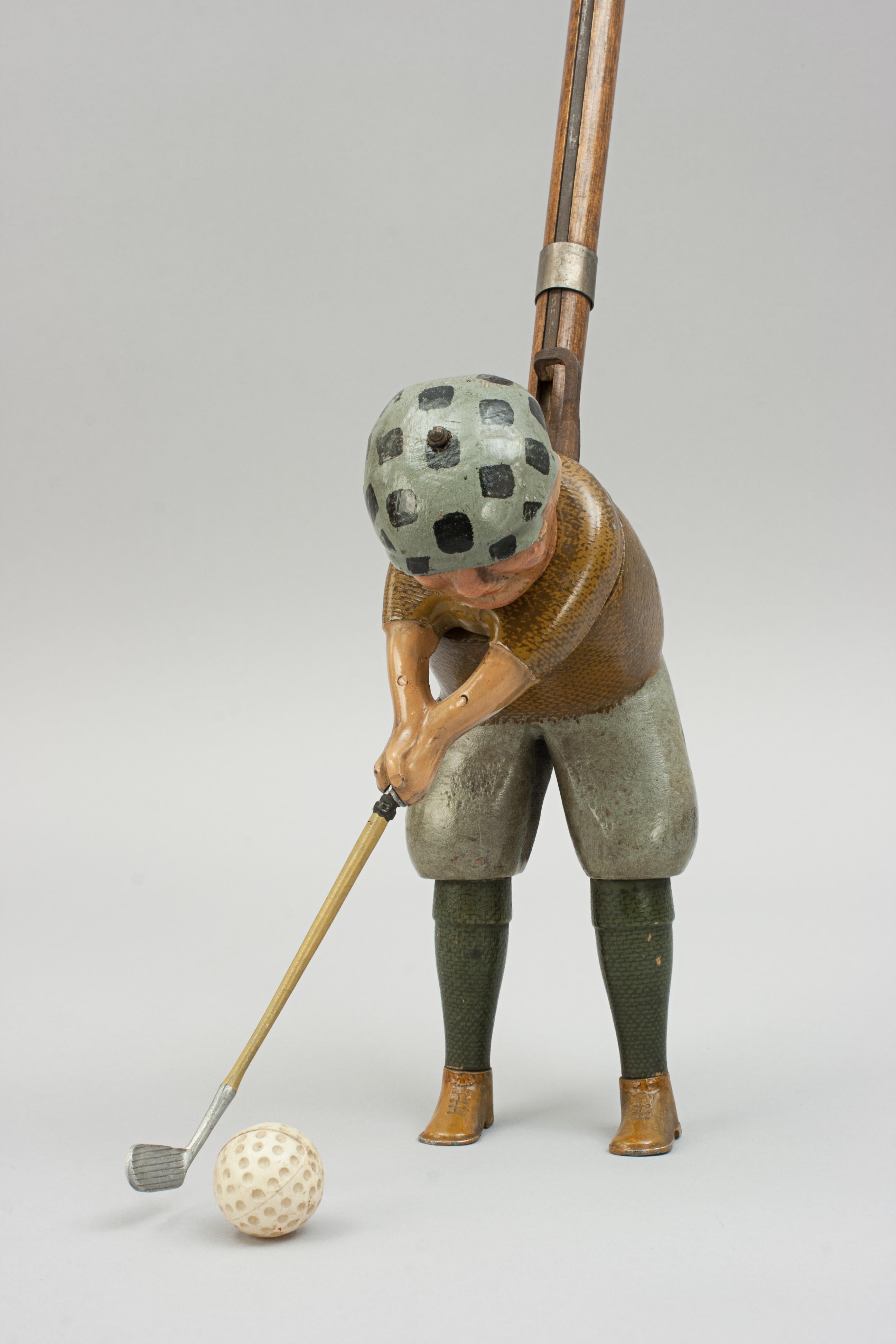 Schoenhut indoor dolf toy, Tommy Green.
This indoor golfer is called Tommy Green. He is a 6 ½