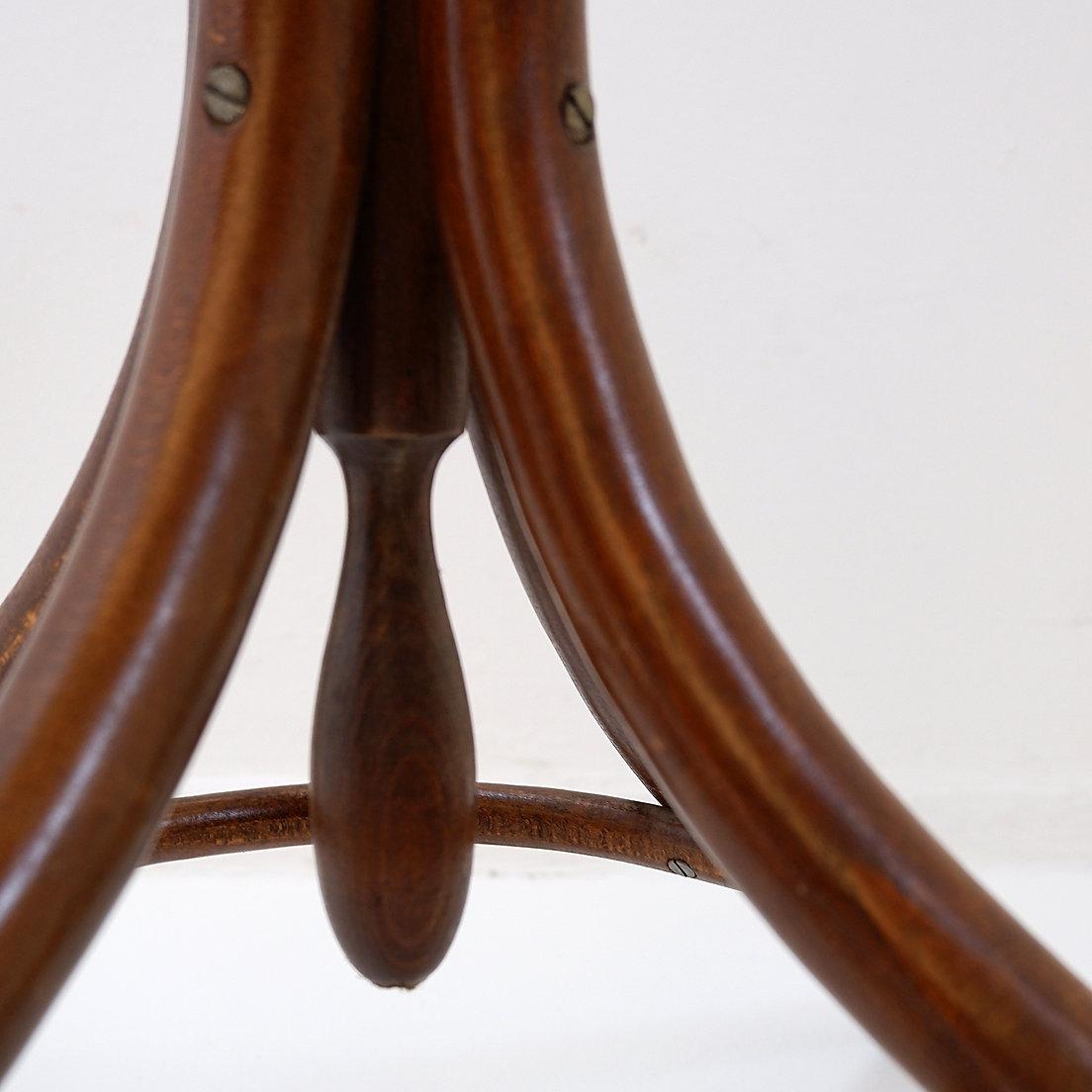 Appendiabiti vintage a pappagallo in legno di bengala - stile Thonet - inizio XX secolo in vendita 10