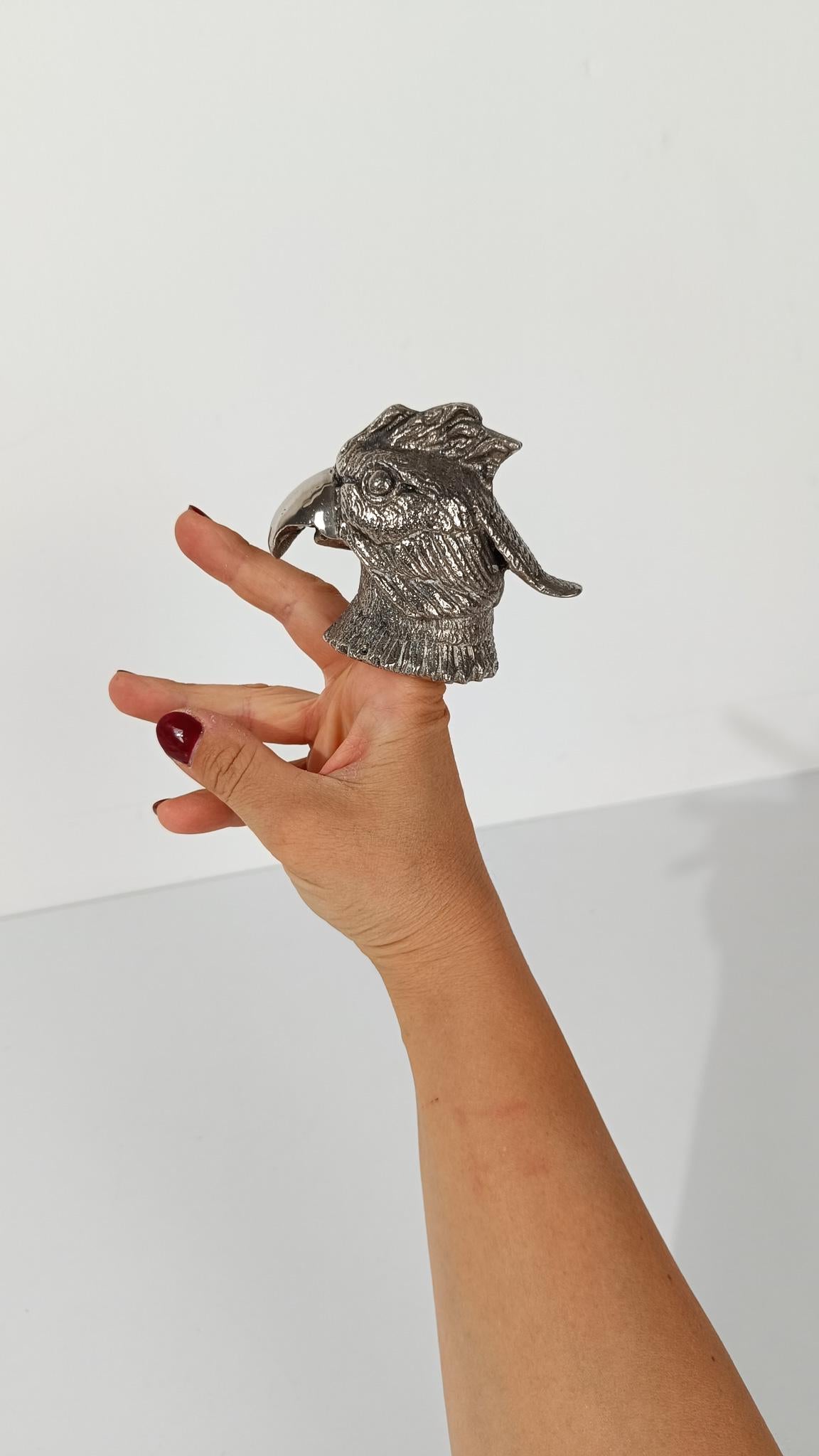 20ième siècle Décapsuleur tête de perroquet vintage style Gucci, A Silver, 70s en vente