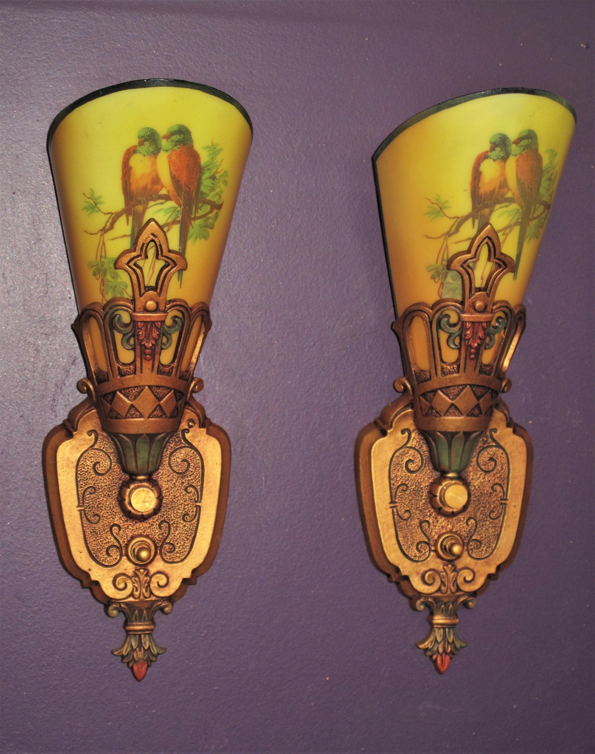 American Craftsman SINGLE ONLY - Not a pair. Vintage Parrot Slip Shade Sconce, Late 1920s For Sale