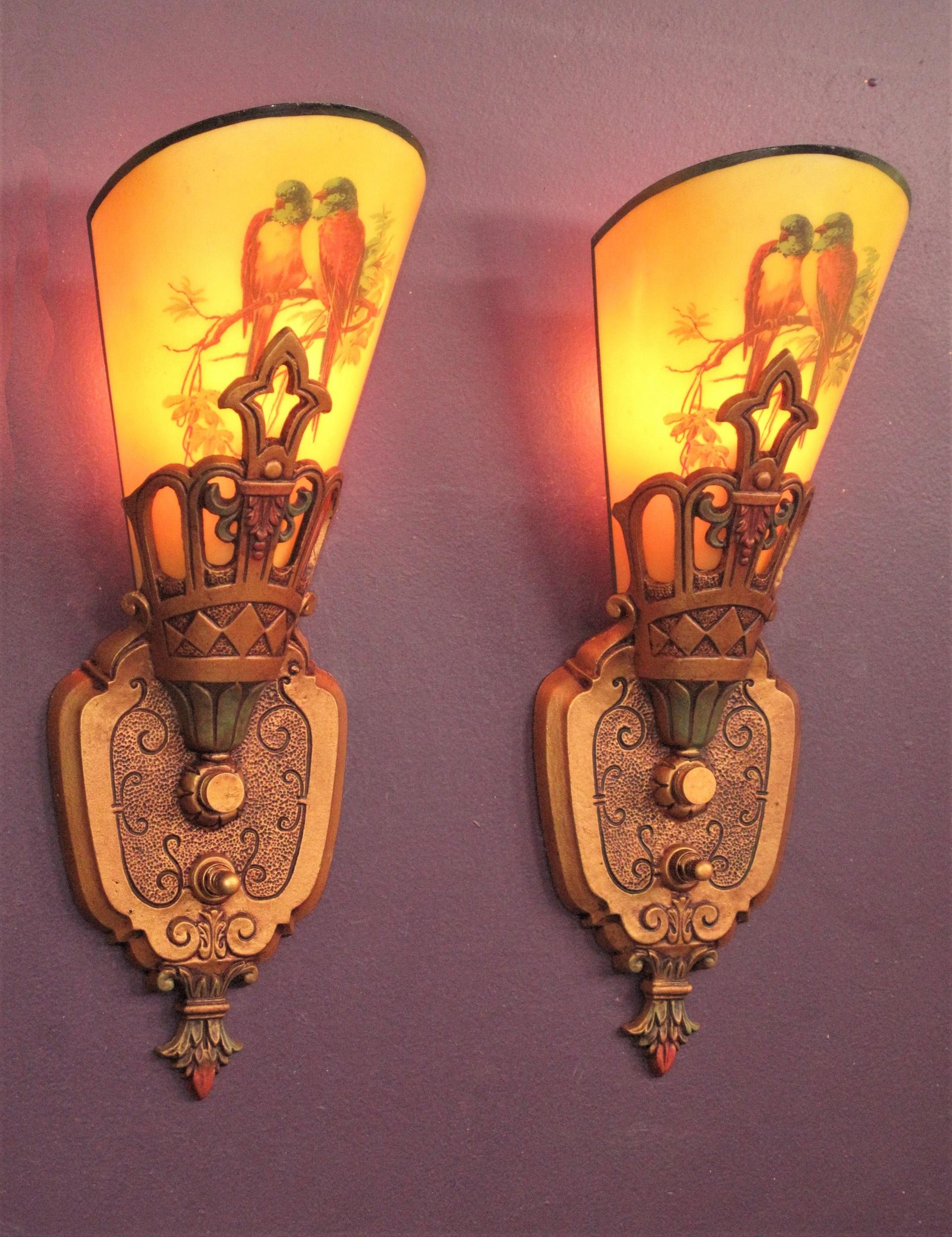 American SINGLE ONLY - Not a pair. Vintage Parrot Slip Shade Sconce, Late 1920s For Sale