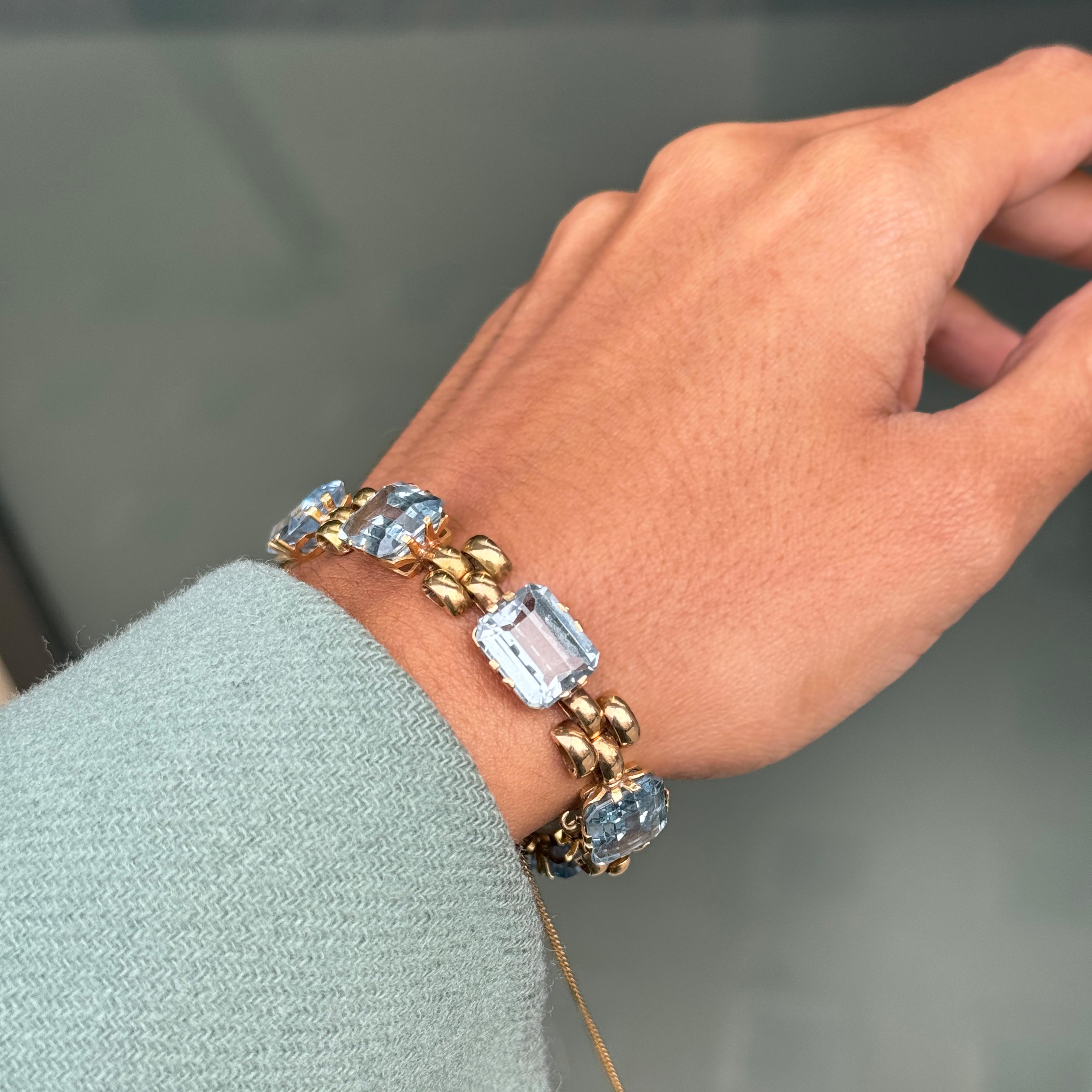 Bracelet rétro en pâte et or jaune 15 carats, circa 1950 en vente 1
