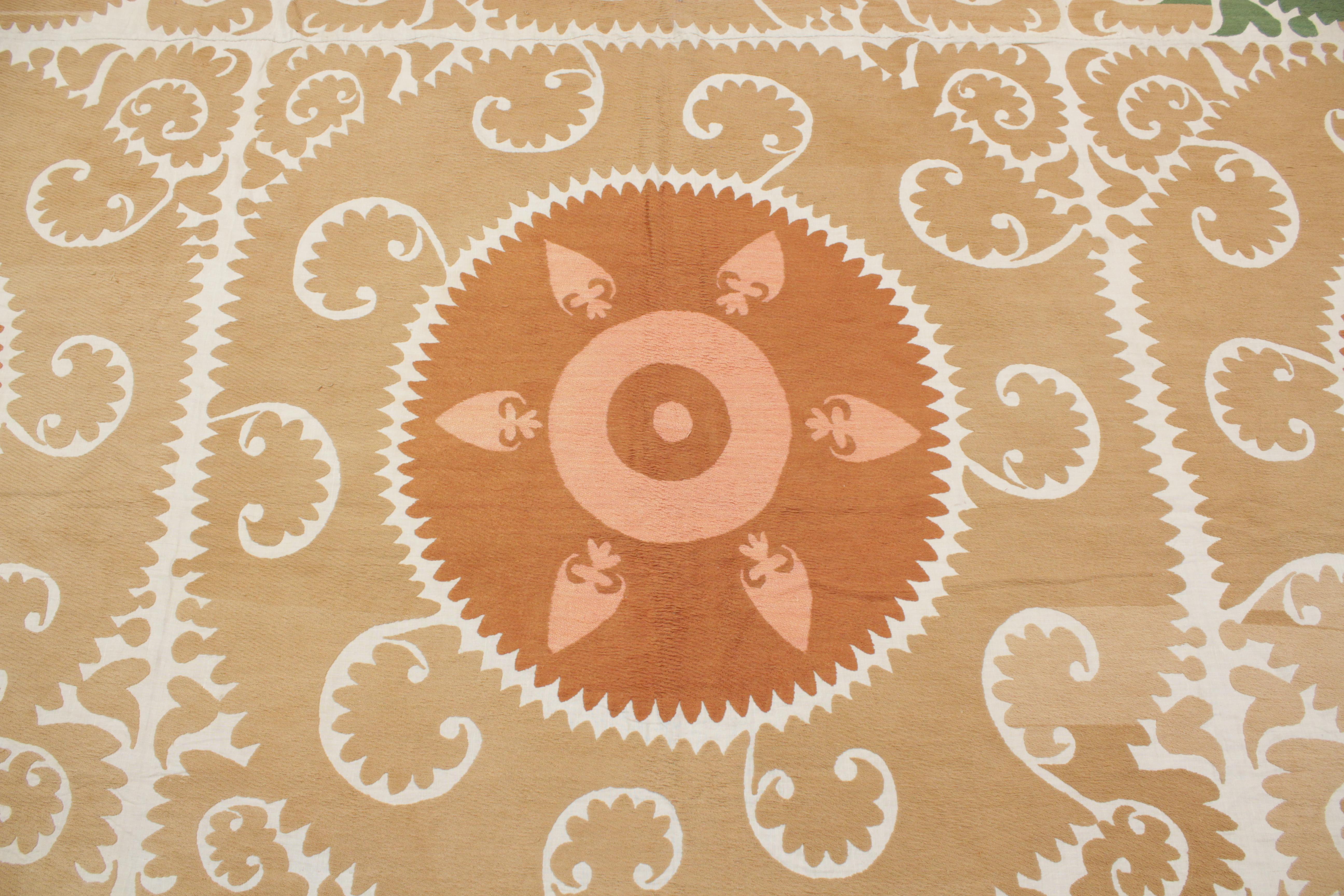 Ouzbek broderie Suzani Asie centrale vintage de couleur pastel en vente