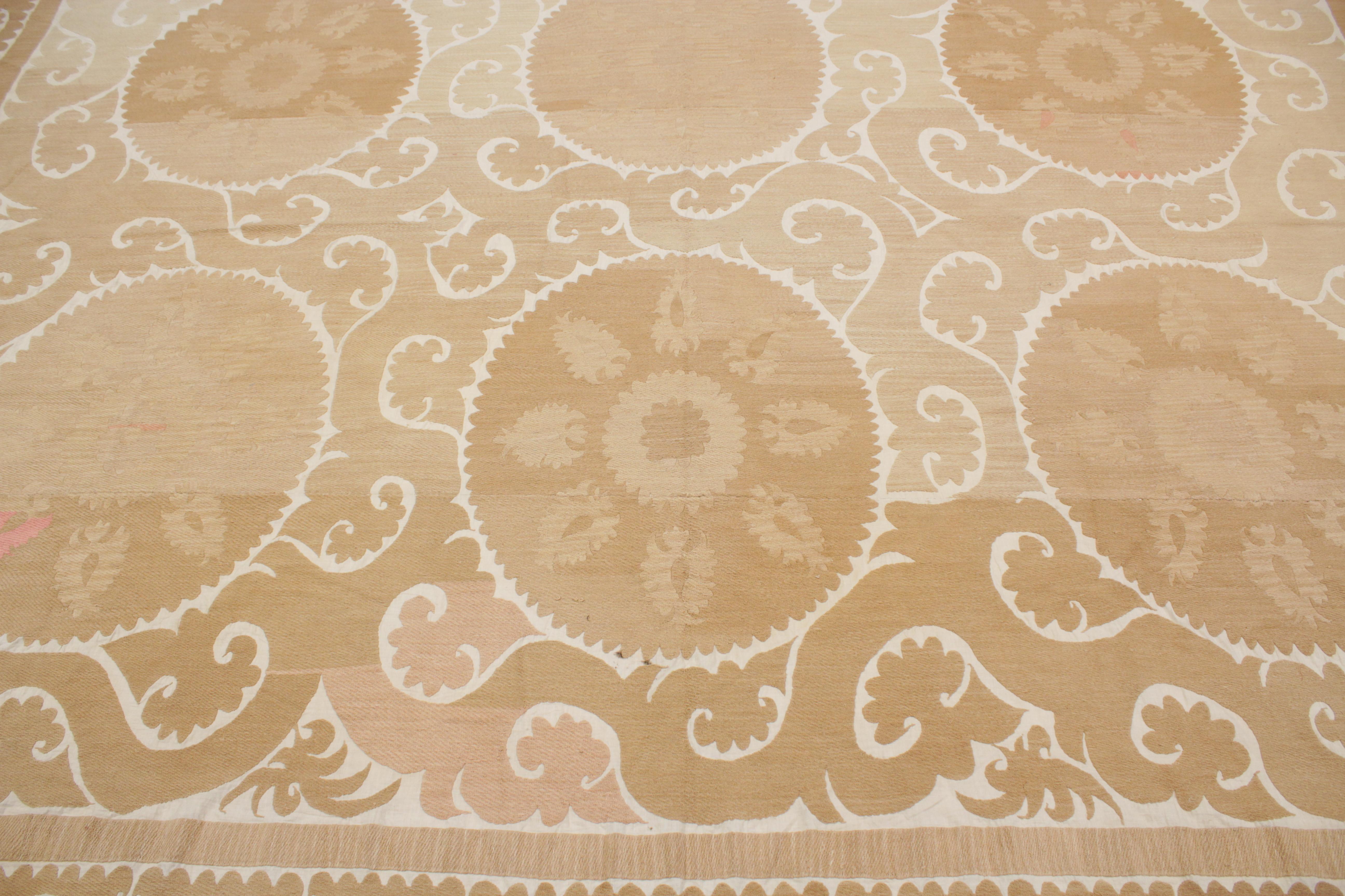 Hand-Woven Vintage Pastel Coloured Central Asian Suzani Embroidery For Sale