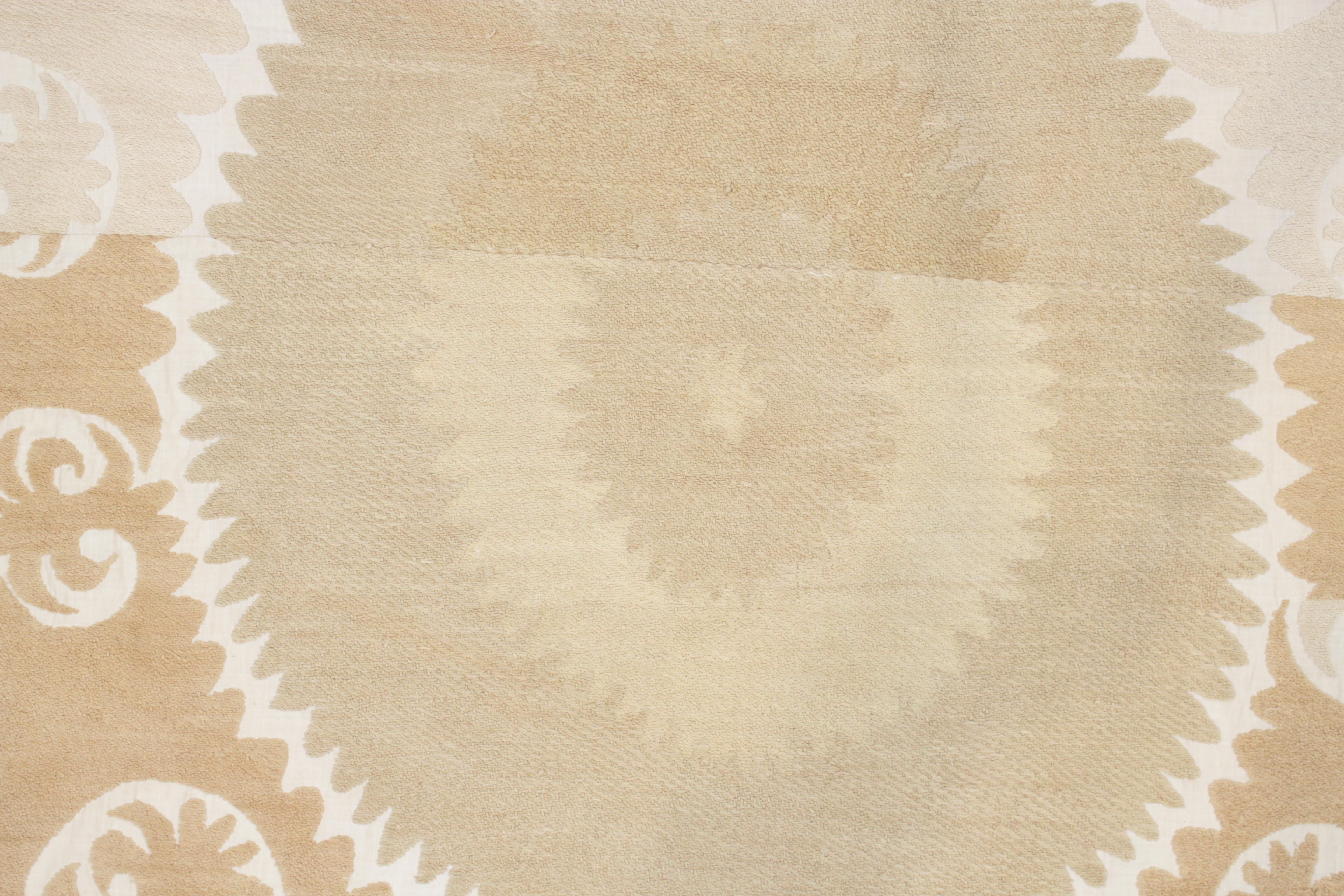 broderie Suzani Asie centrale vintage de couleur pastel en vente 1