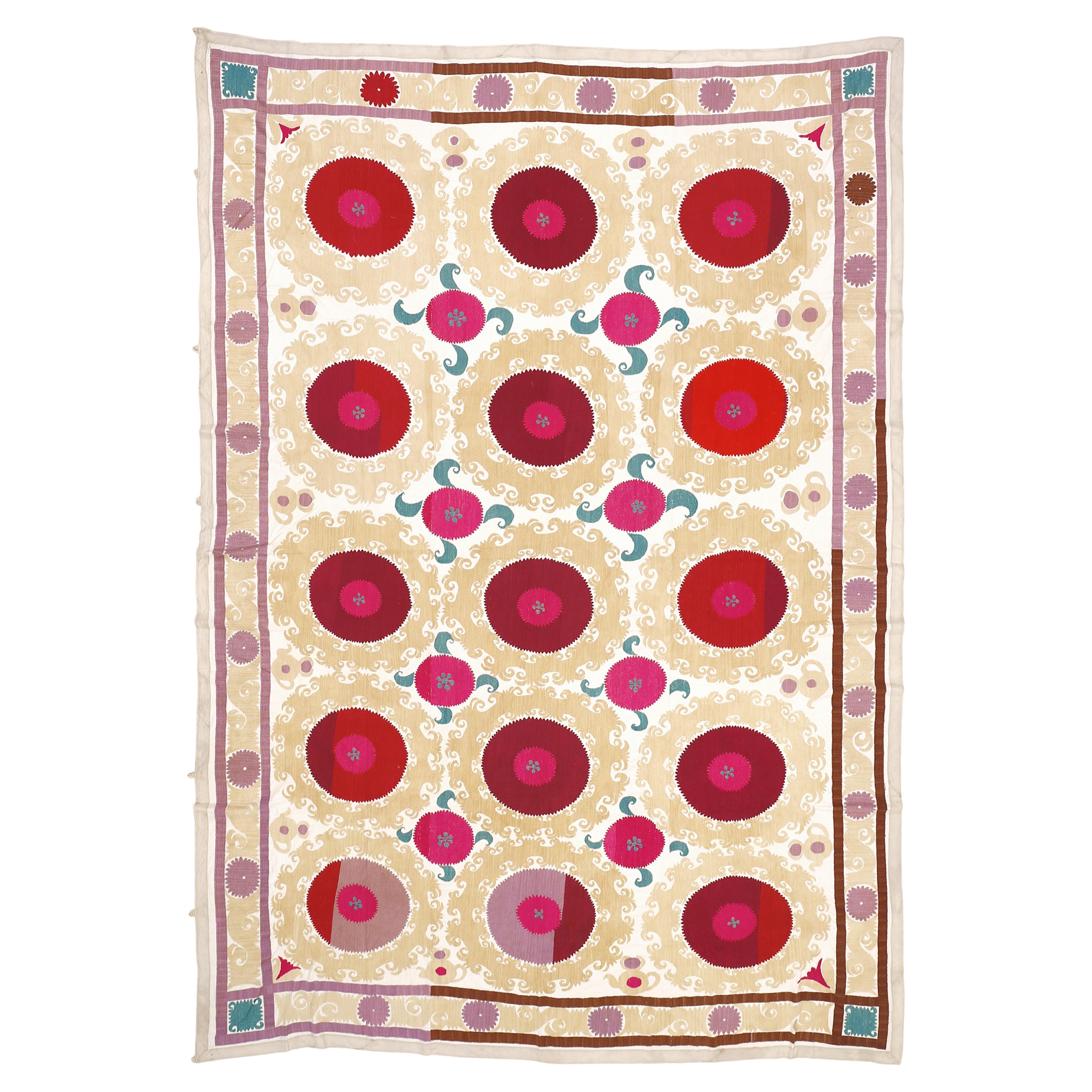 Bordado Suzani Vintage de Asia Central en colores pastel en venta