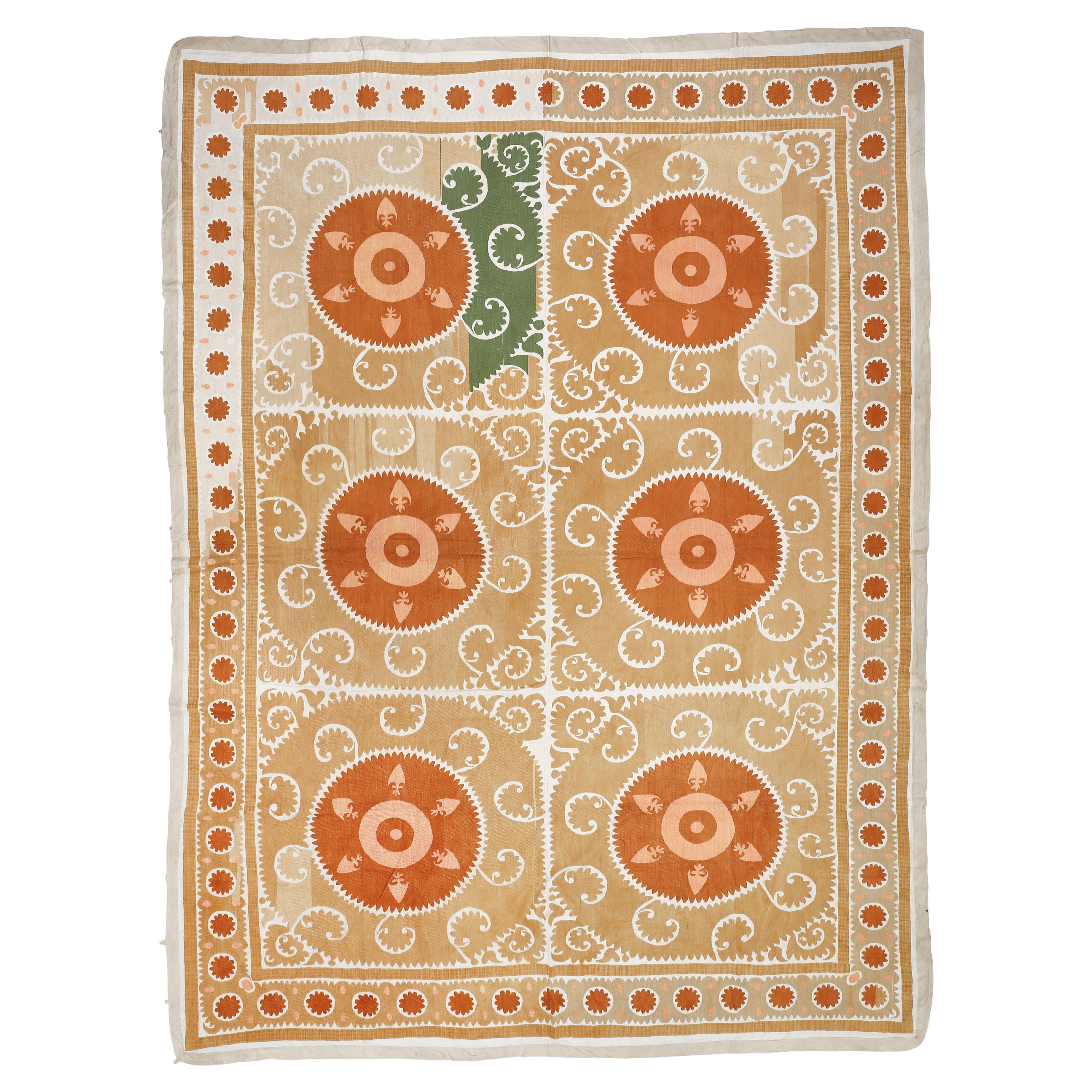 broderie Suzani Asie centrale vintage de couleur pastel en vente