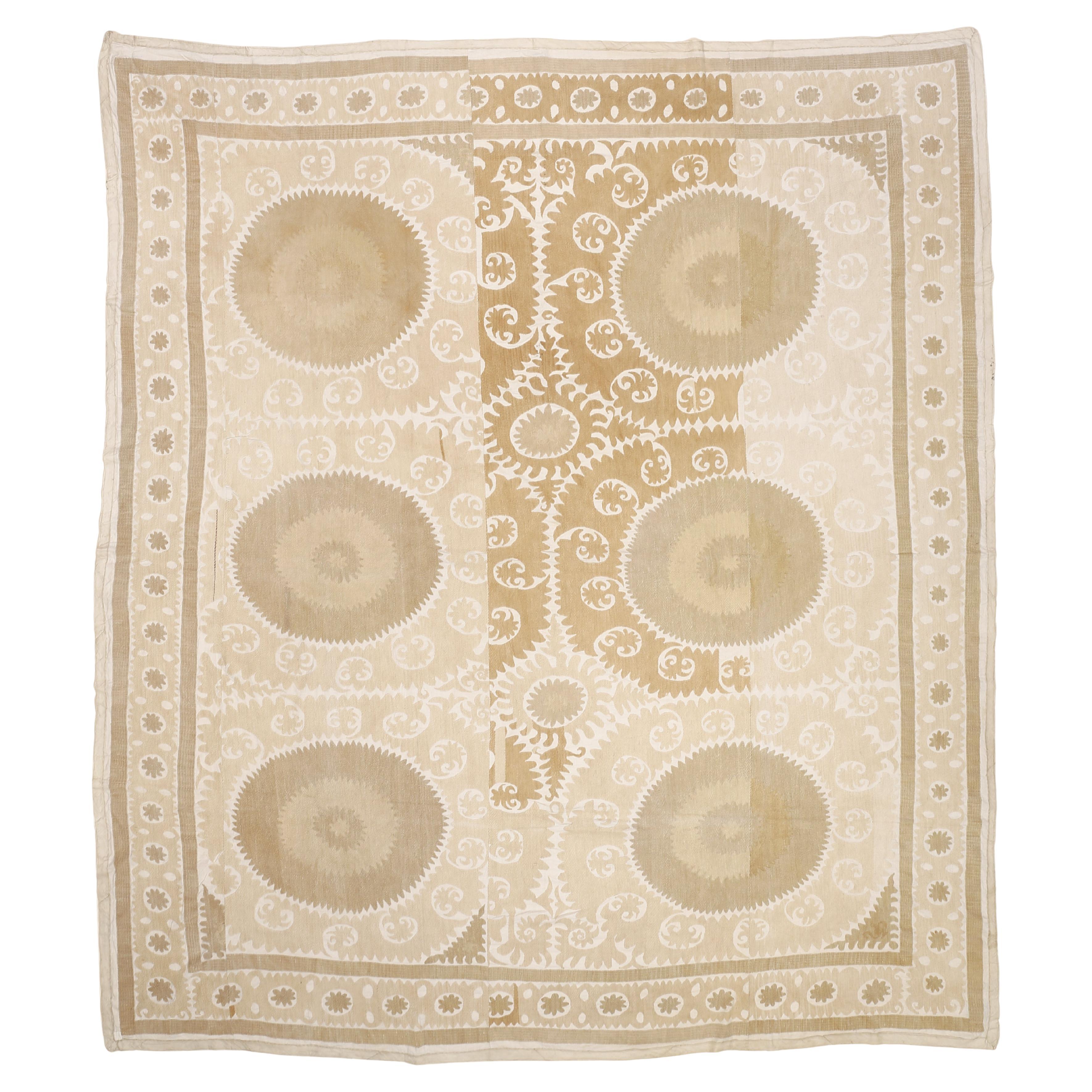 broderie Suzani Asie centrale vintage de couleur pastel