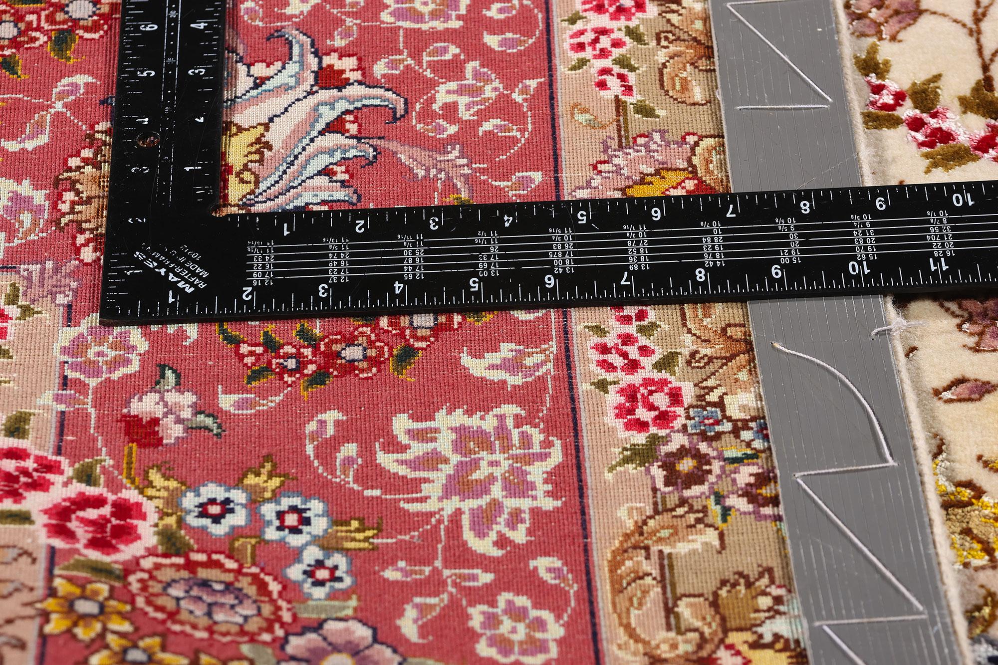 XX secolo Tappeto persiano Tabriz vintage pastello in lana e seta pregiata in vendita
