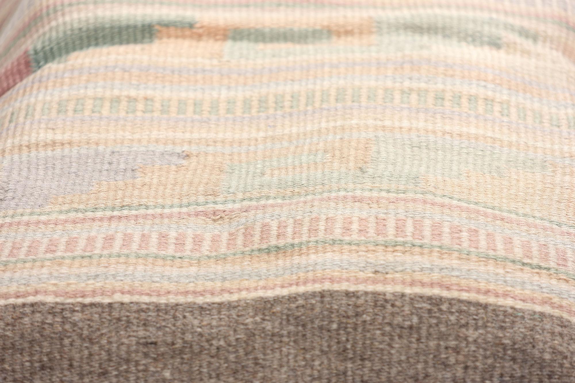 Brodé Coussin de tapis Kilim turc pastel, Boho rencontre l'allure tribale en vente