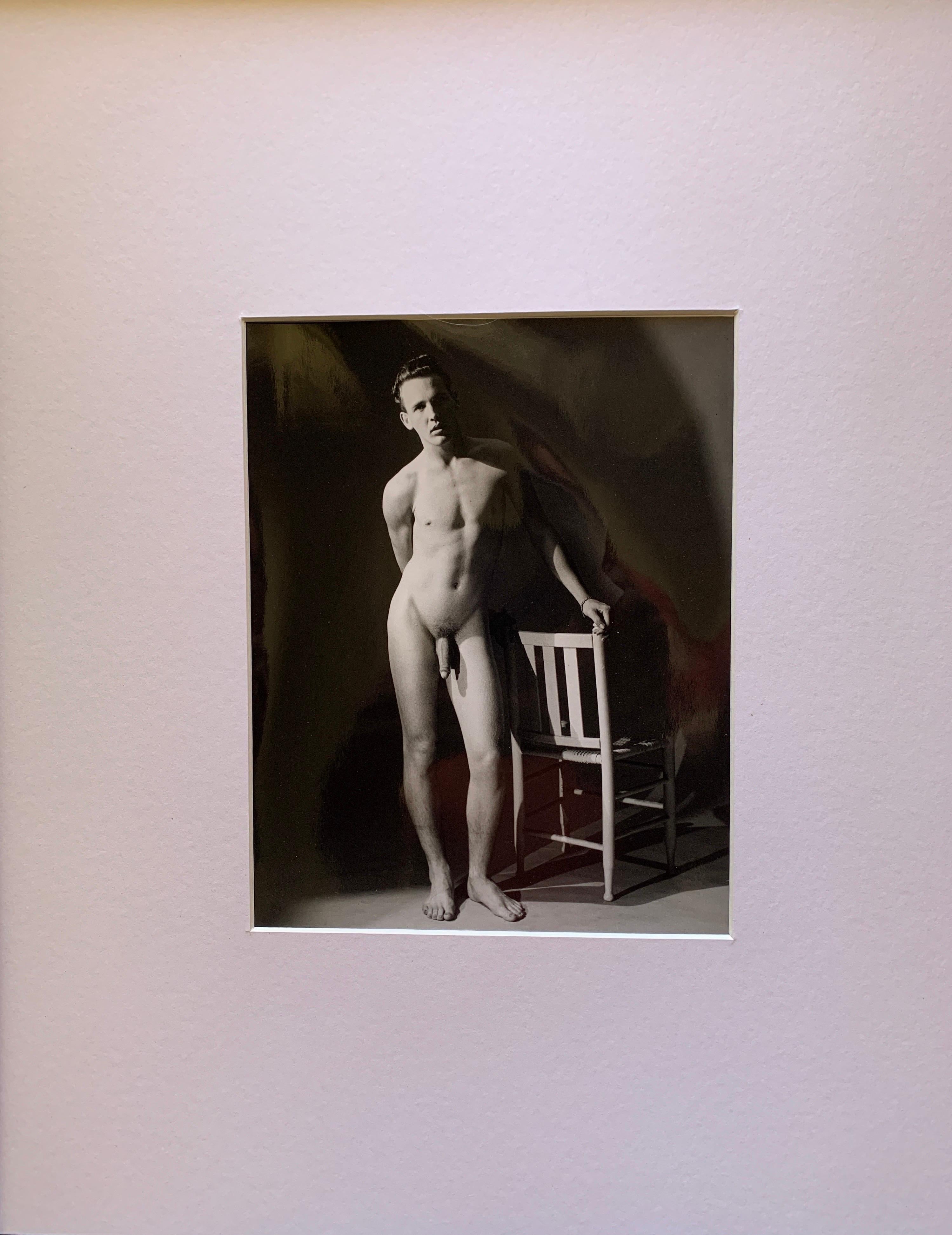 Fait main Vintage Pat Milo Male Physique Nude Portrait Original Photograph  en vente