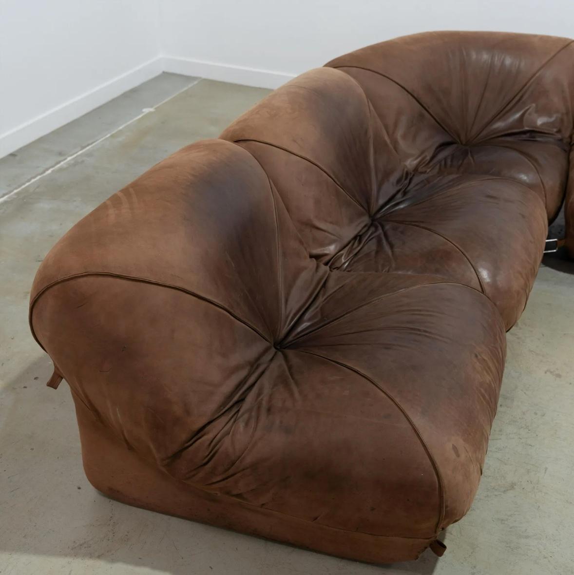 Leder-Sofa „Patate“ mit 4 Teilen (Moderne der Mitte des Jahrhunderts) im Angebot