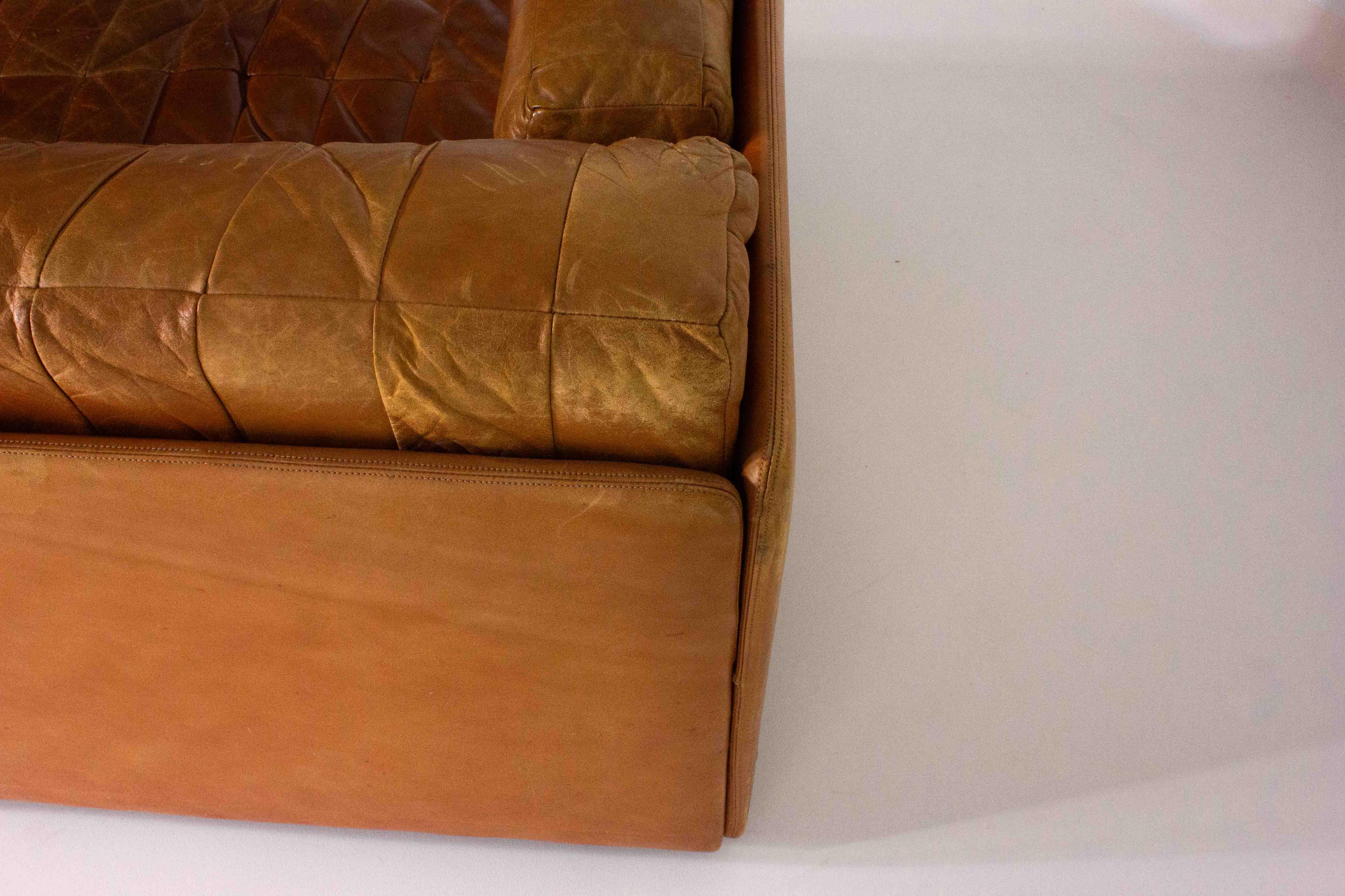 Vintage patchwork leather sofa in caramel leather, Germany 1960s For Sale 4