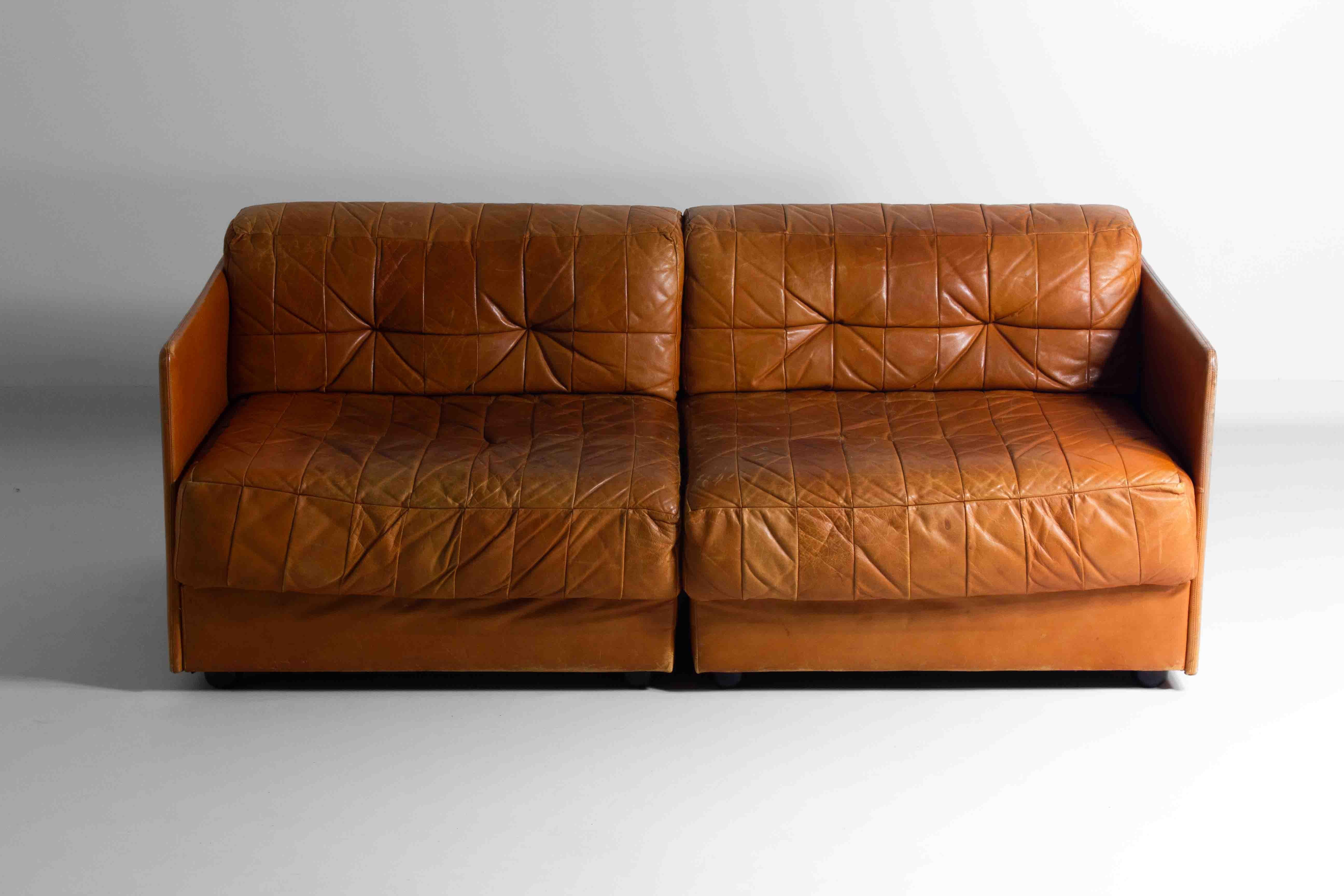 Vintage Patchwork-Sofa aus Leder in Karamellleder im Patchwork-Stil, Deutschland 1960er Jahre (Mitte des 20. Jahrhunderts) im Angebot