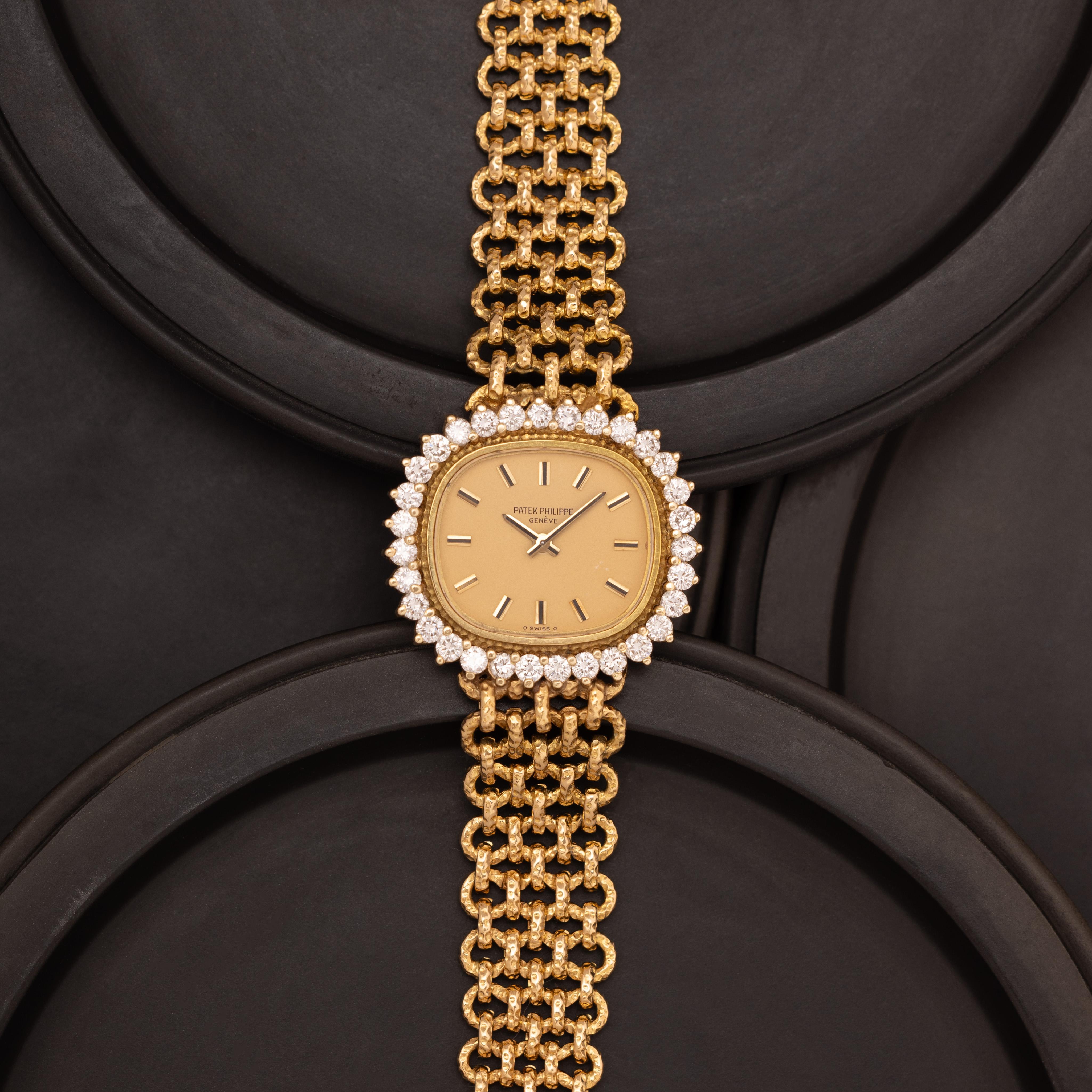 Vintage Patek Philippe Ellipse Model 4133 Oval with 1.75cts Diamond Bezel 18k Yellow Gold Manual Wind 
c. 1980 
Made in Switzerland
Beautiful condition.

Stephanie Windsor guarantees the proper functioning of this watch mechanism for ONE year from
