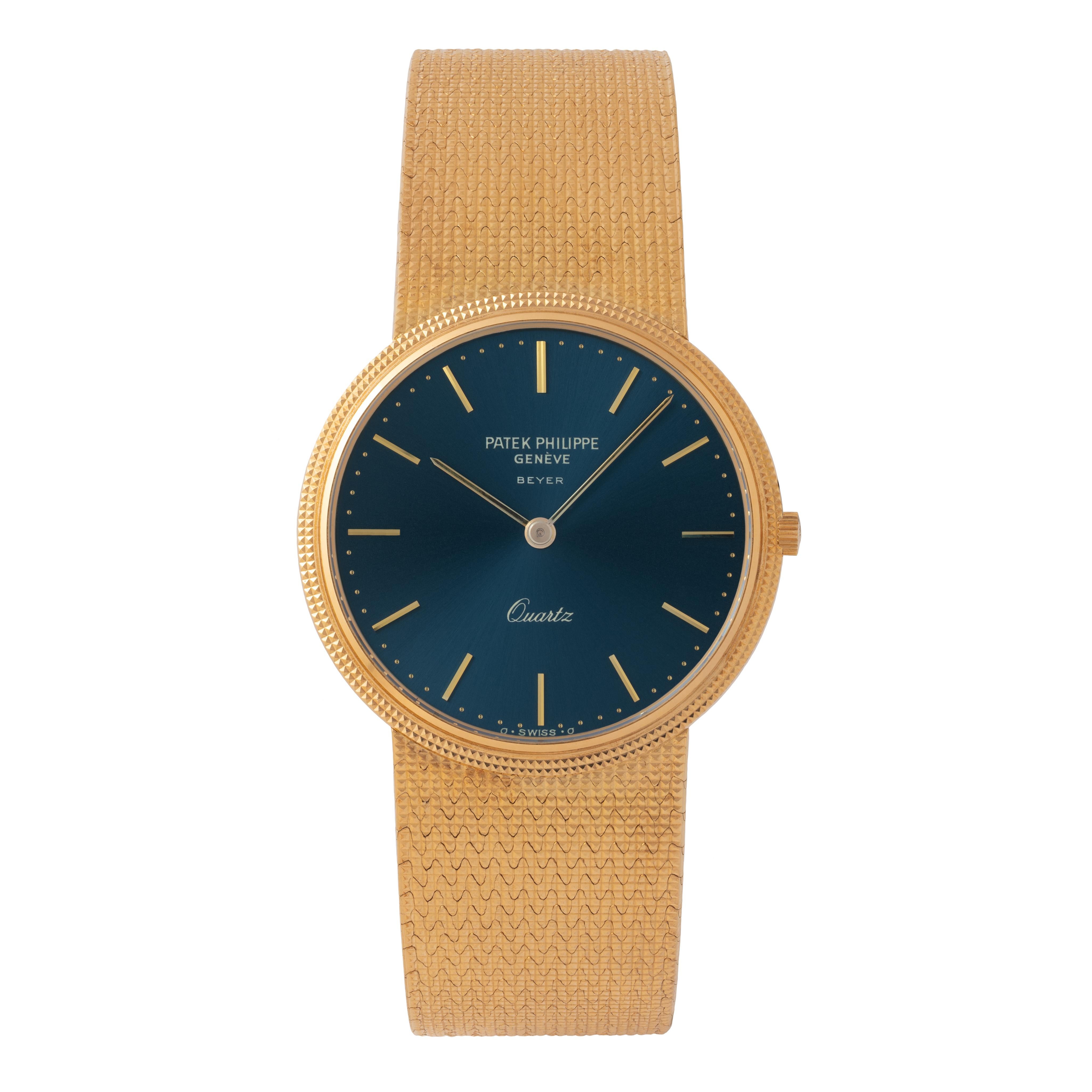 Women's or Men's Vintage Patek Philippe 18 Karat Yellow Gold Model 3744/1 Calatrava with B/P