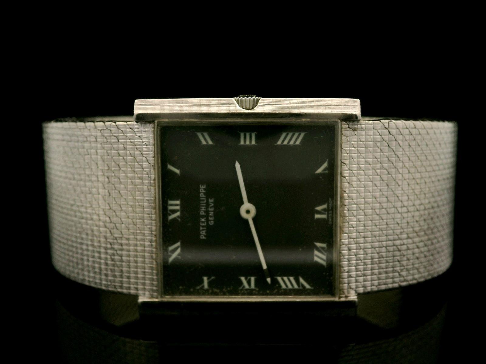 Patek Philippe or blanc 18 carats 28 mm carré 6
