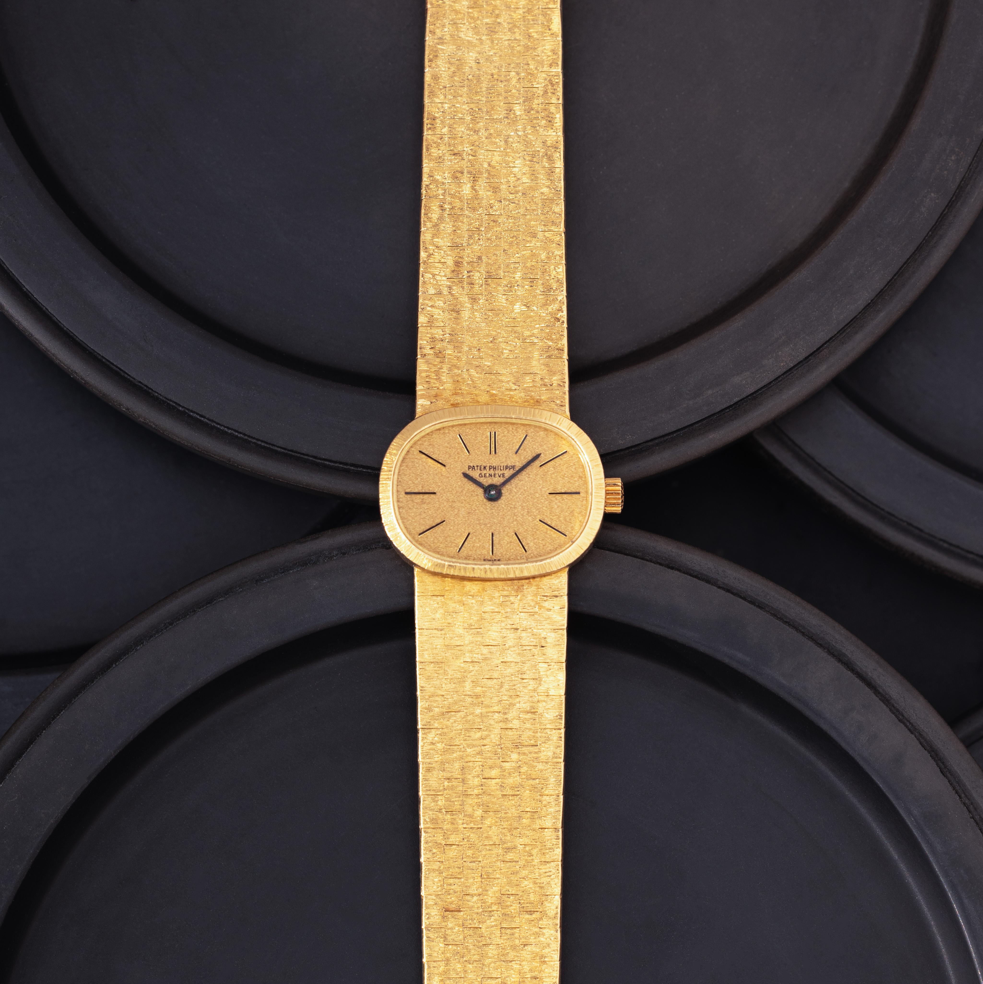 Vintage Patek Philippe 18k Yellow Gold, Model 3373/1 Ellipse
Manual Movement
Made in Switzerland 
c.1970s 
62.7 grams, 6.5