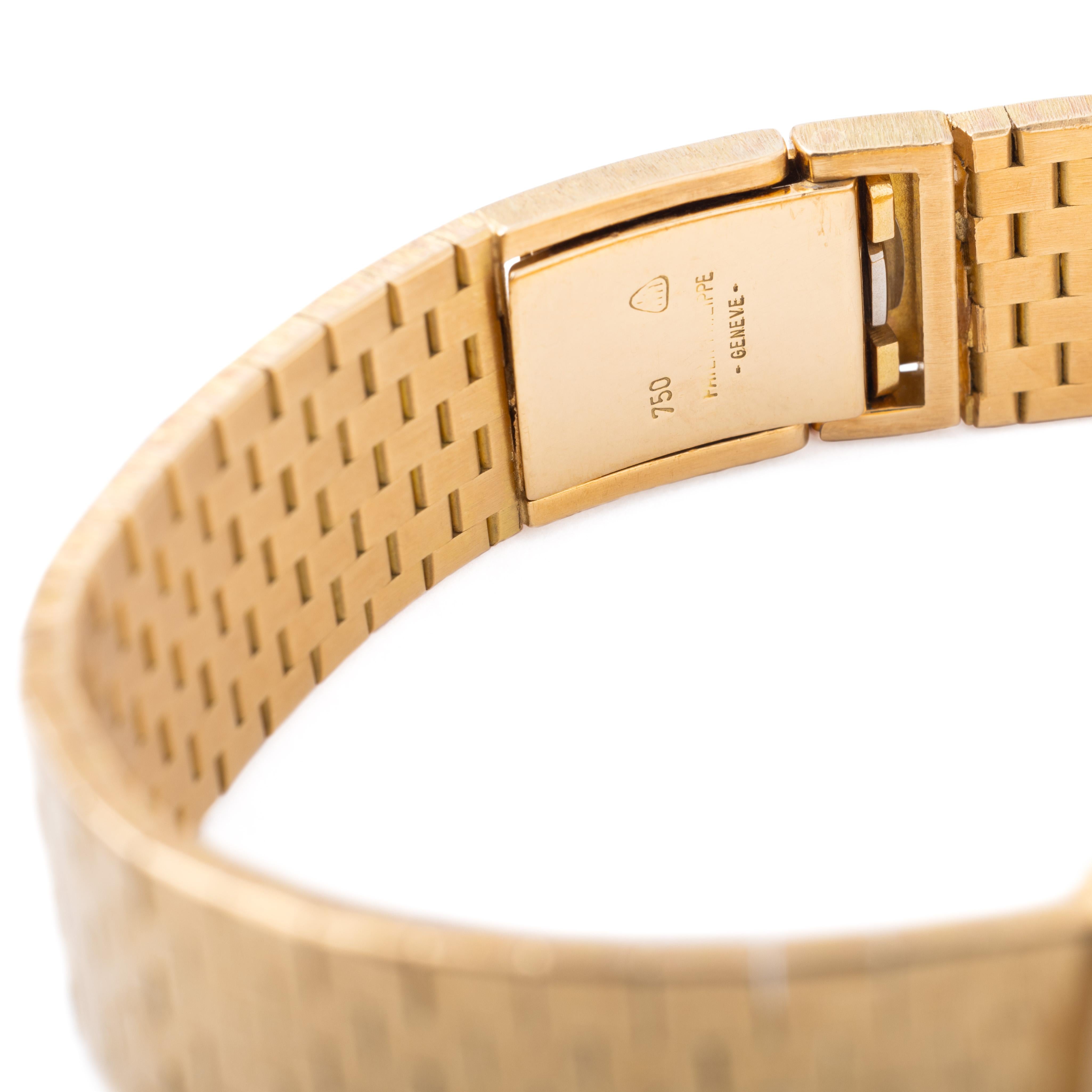 Vintage Patek Philippe 18k Yellow Gold  Model 3373/1 Ellipse 2