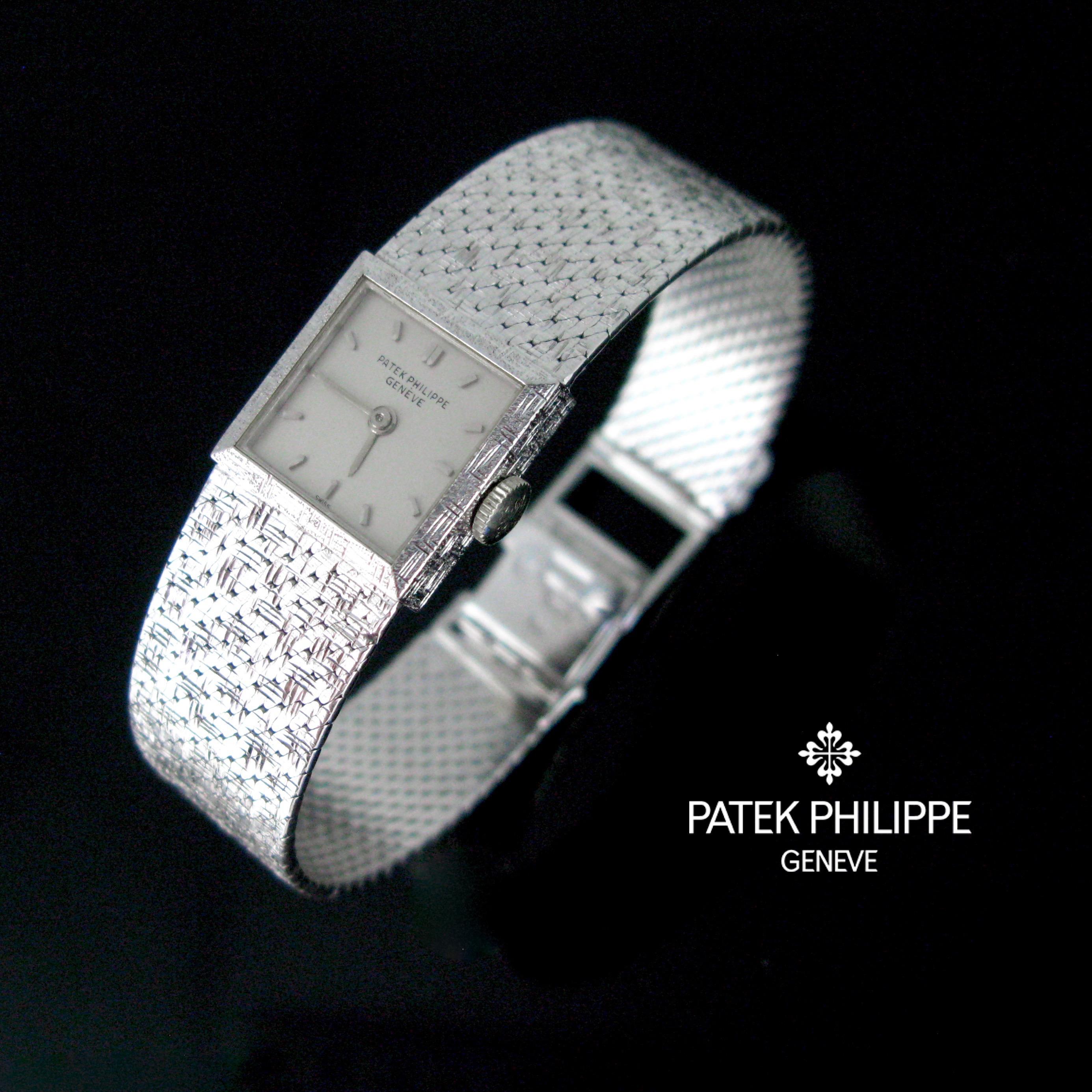 Vintage Patek Philippe 3285 Mechanic White Gold Lady Wristwatch In Excellent Condition In London, GB