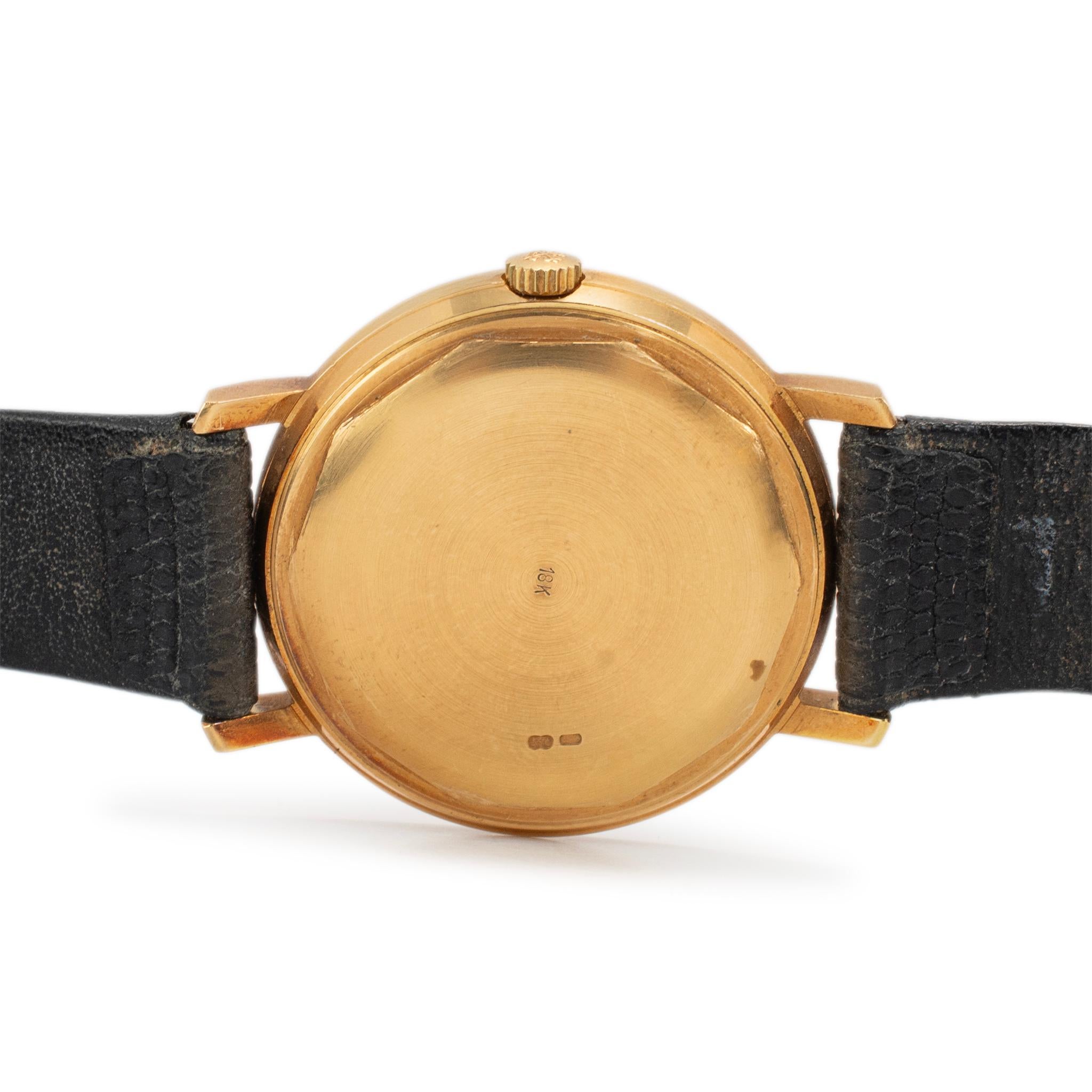 Reloj automático romano vintage Patek Philippe Calatrava 35MM 3445 de oro amarillo de 18 quilates en venta 3