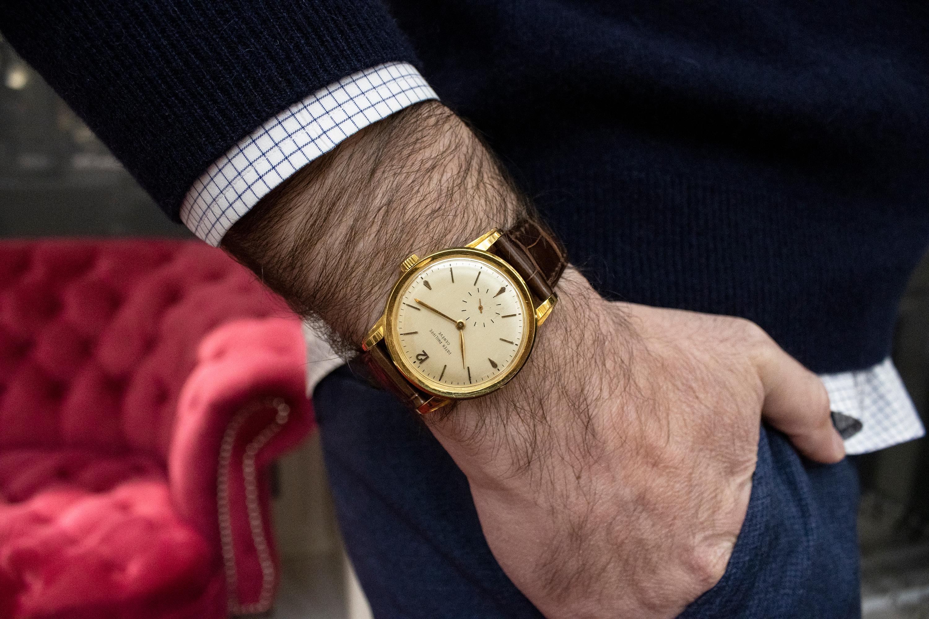 Montre-bracelet vintage Patek Philippe Calatrava en or jaune, réf. 2452J Pour hommes en vente