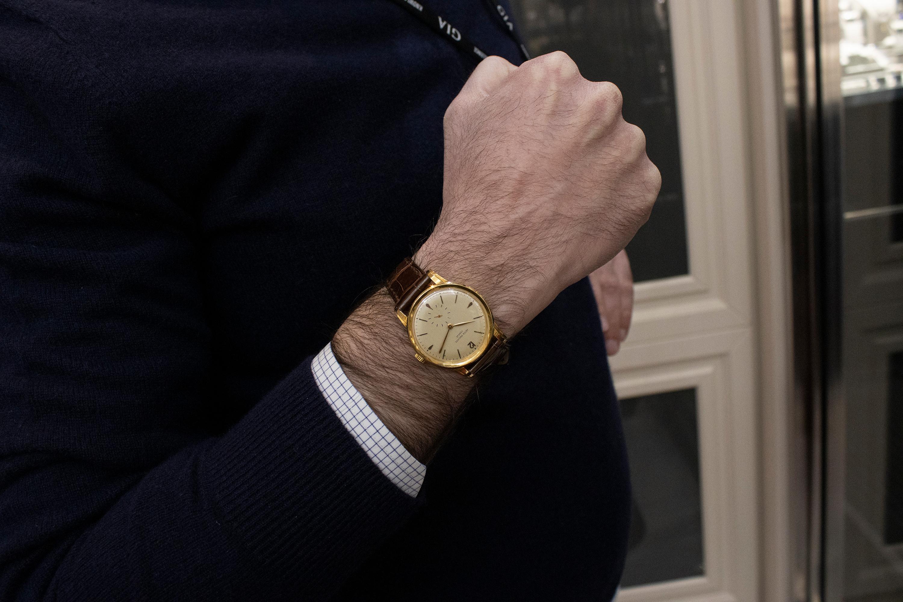 Montre-bracelet vintage Patek Philippe Calatrava en or jaune, réf. 2452J en vente 1
