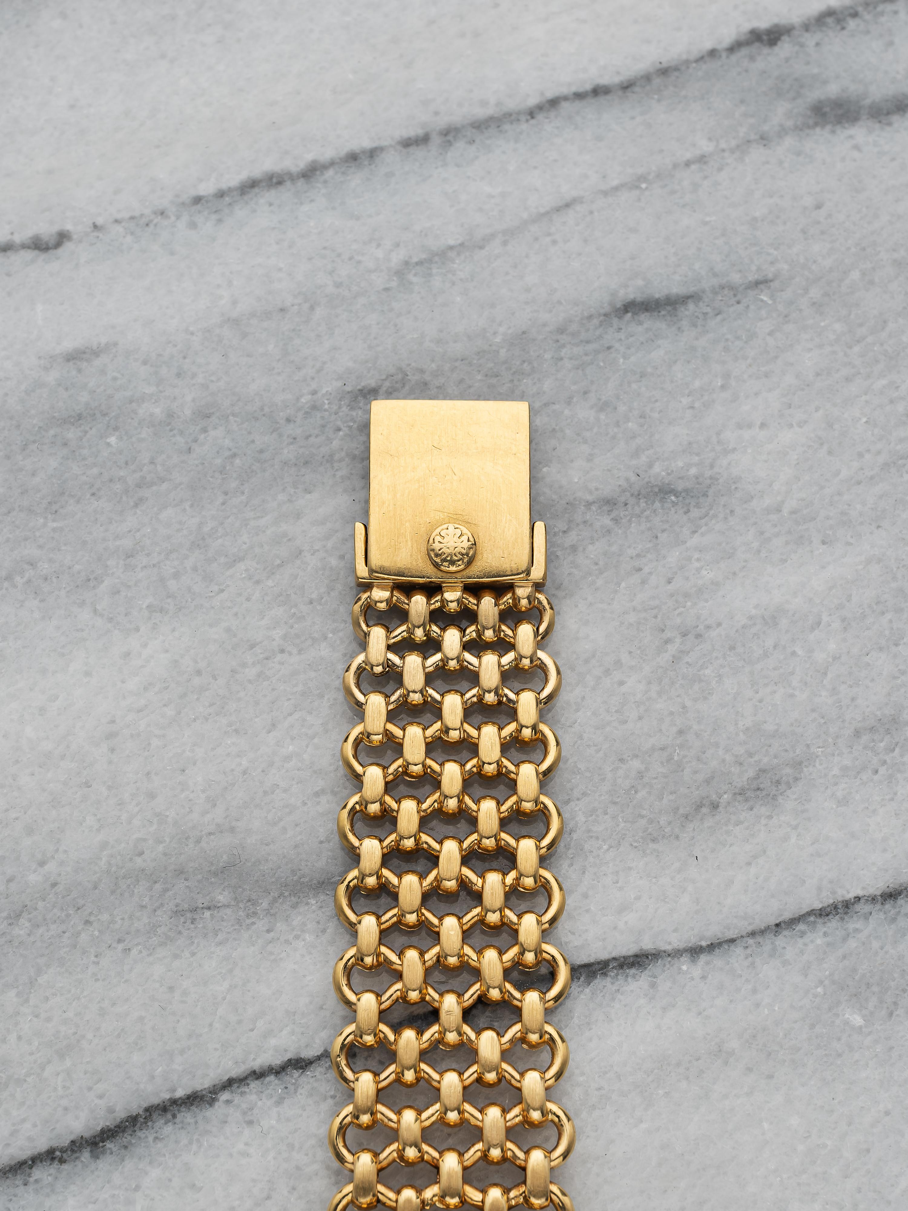 Femenino o masculino Vintage Patek Philippe Ellipse 80s Reference 3548 18K Gold Manual Wind Blue Tiff en venta