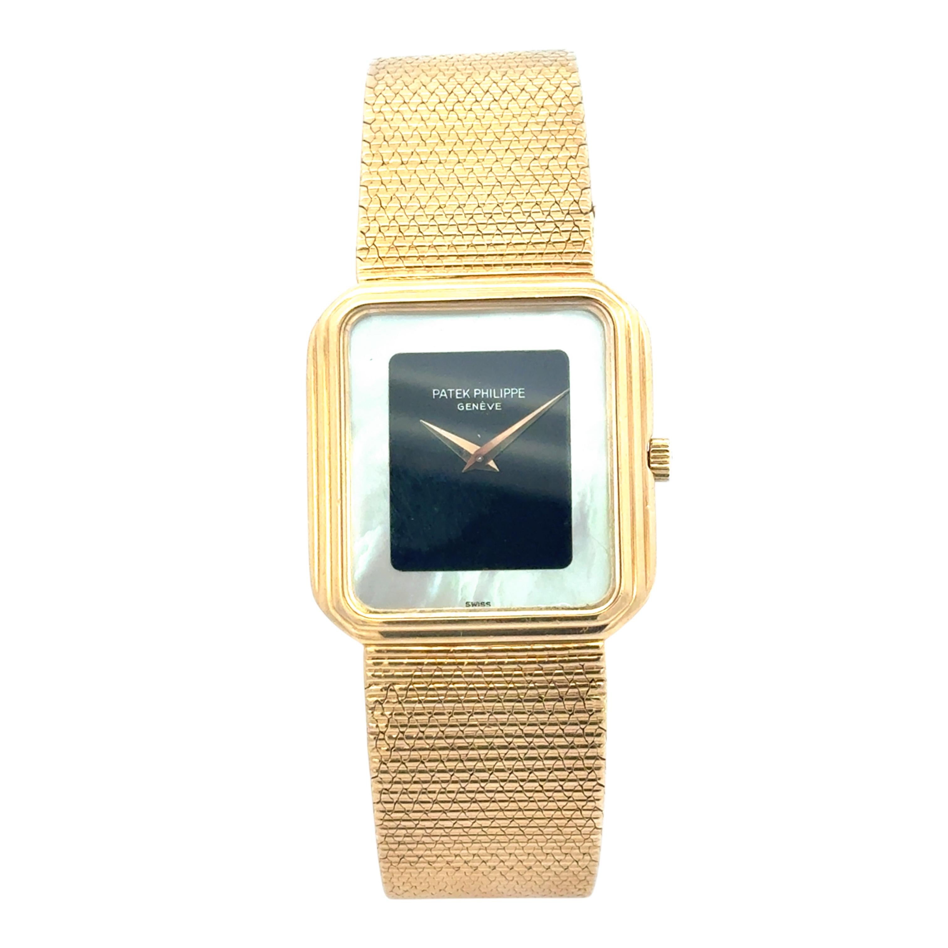 Vintage Patek Philippe Geneve 3851/1 Onyx Nacre Mother of Pearl 18k Yellow Gold For Sale 3