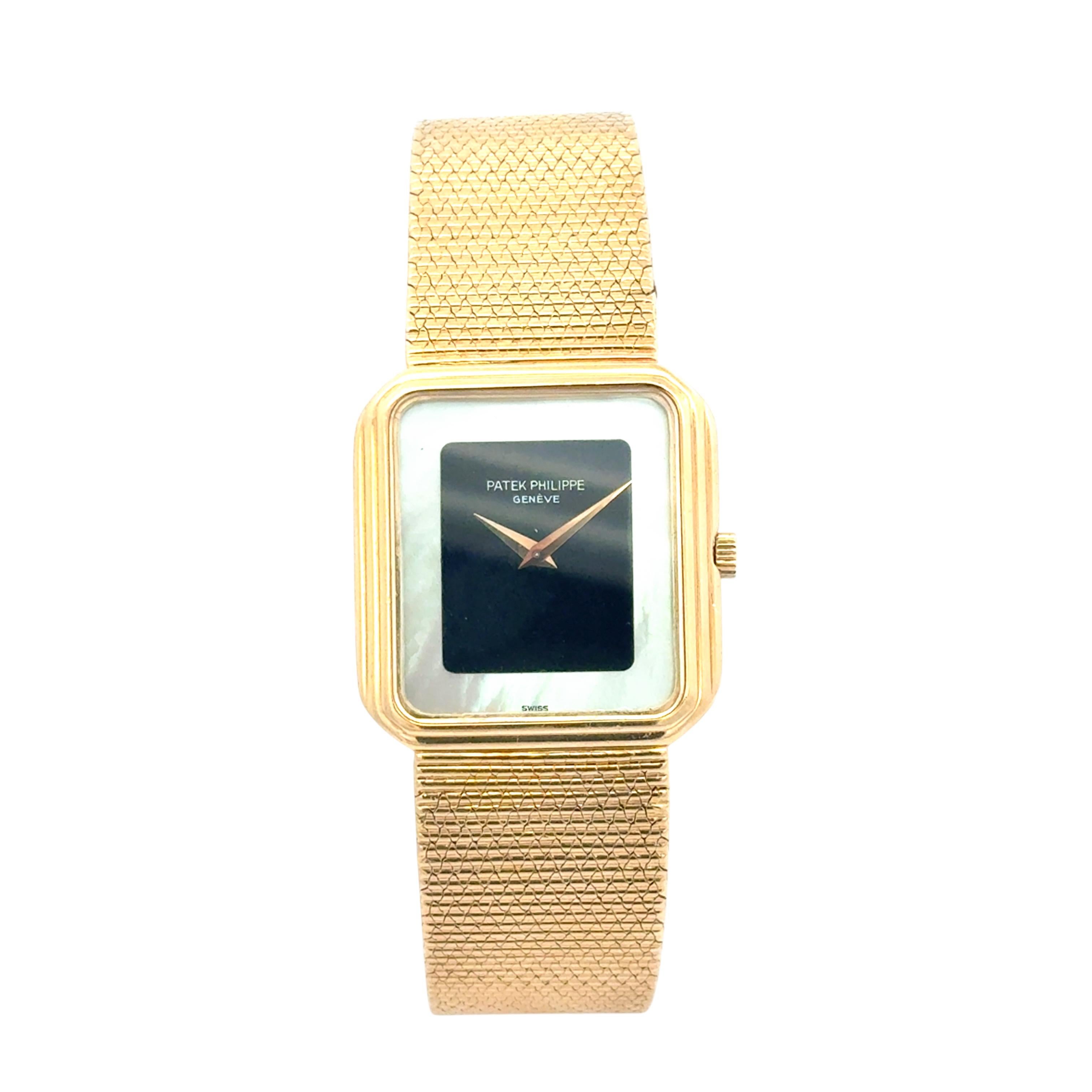 Vintage Patek Philippe Geneve 3851/1 Onyx Nacre Mother of Pearl 18k Yellow Gold For Sale 4