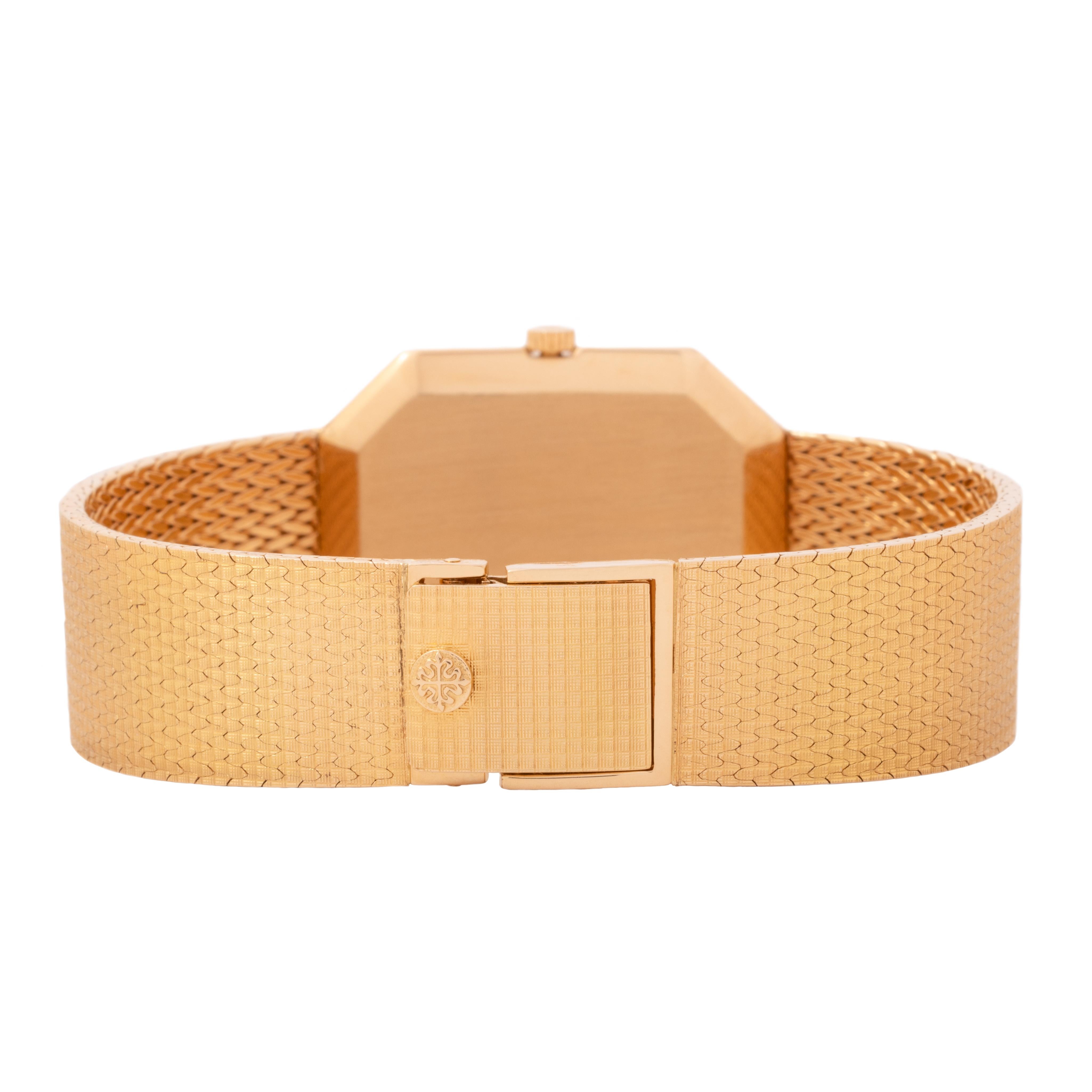 Women's or Men's Vintage Patek Philippe Gondolo Model 3853 Quartz 18 Karat Yellow Gold For Sale